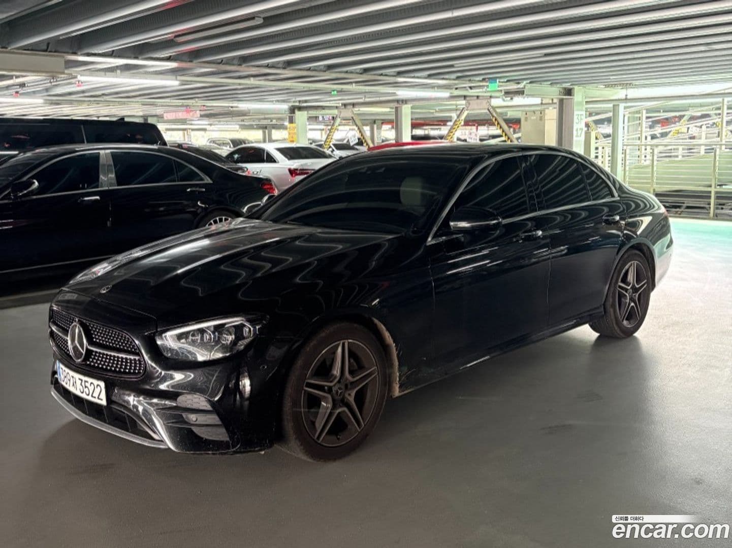 Main__Slider__Photo:E-Class Mercedes-Benz 2023.8-0