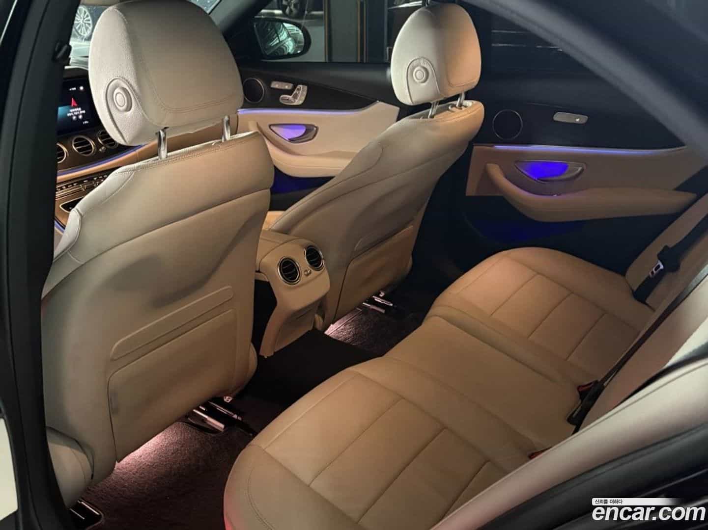 E-Class Mercedes-Benz 2023.8-INNER-008