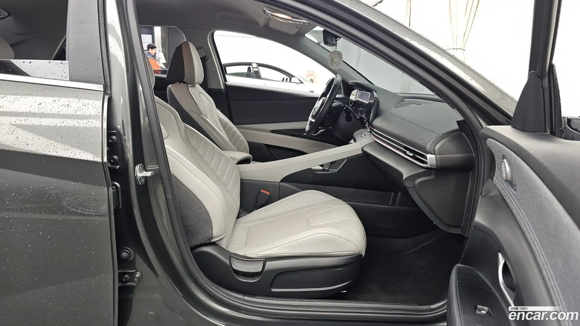 AVANTE Hyundai 2021.10-OPTION-015