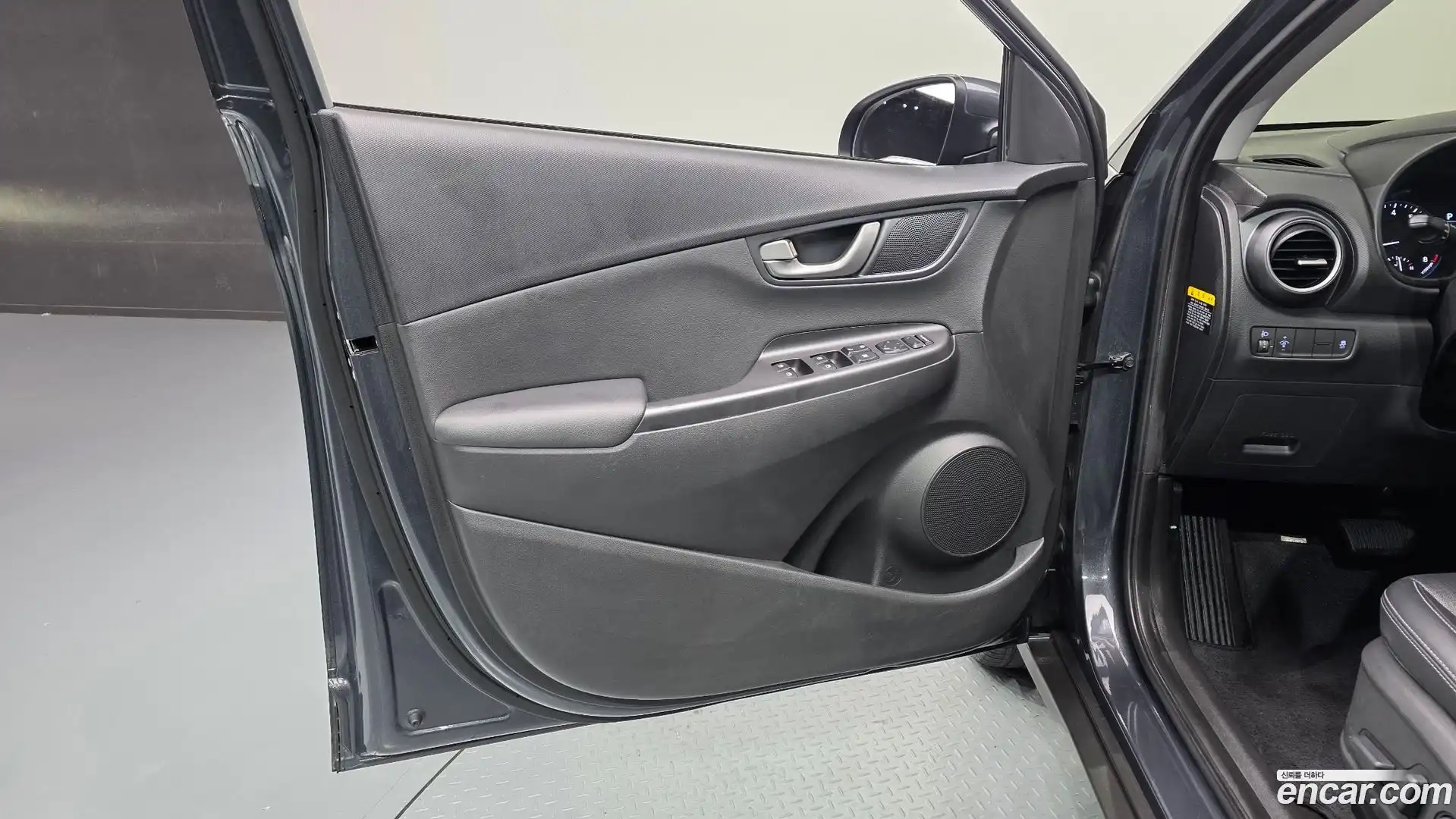 Kona Hyundai 2017.10-INNER-034