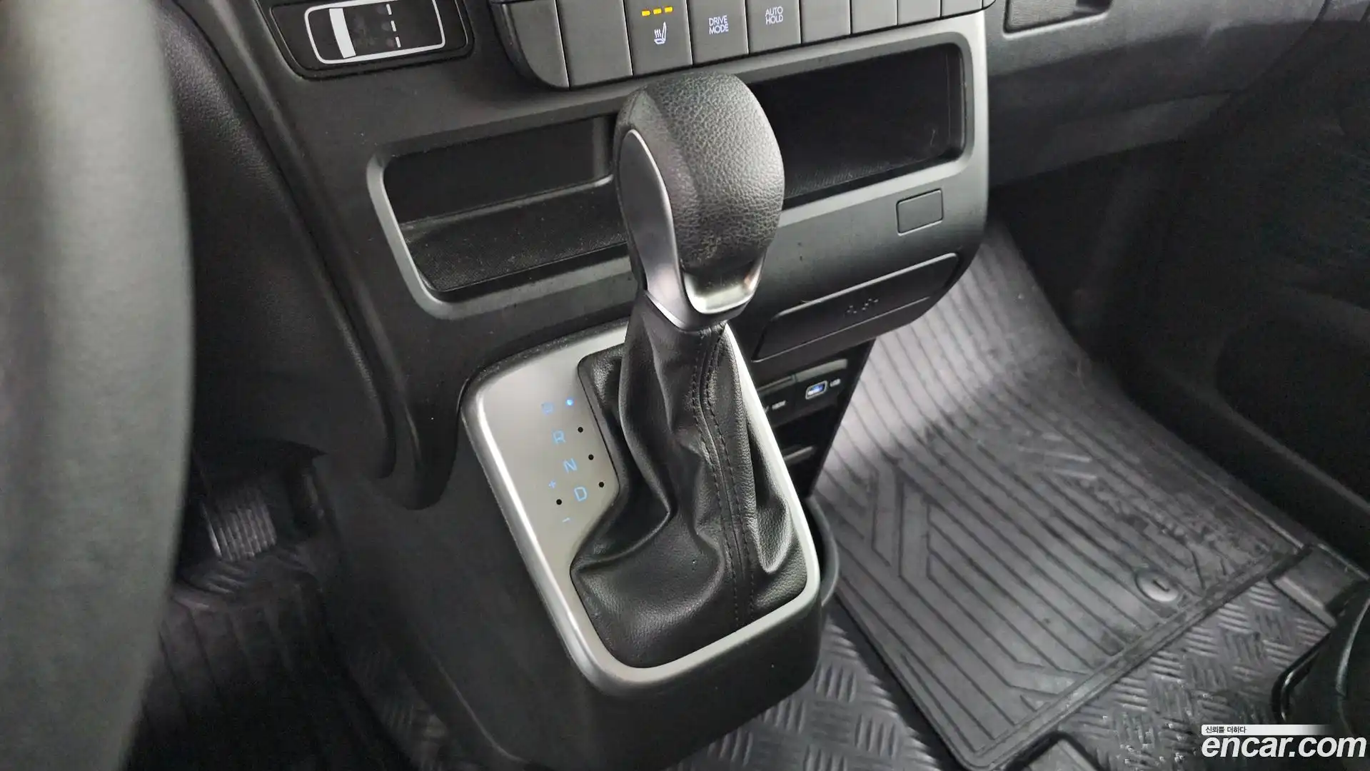 Staria Hyundai 2023.1-INNER-009