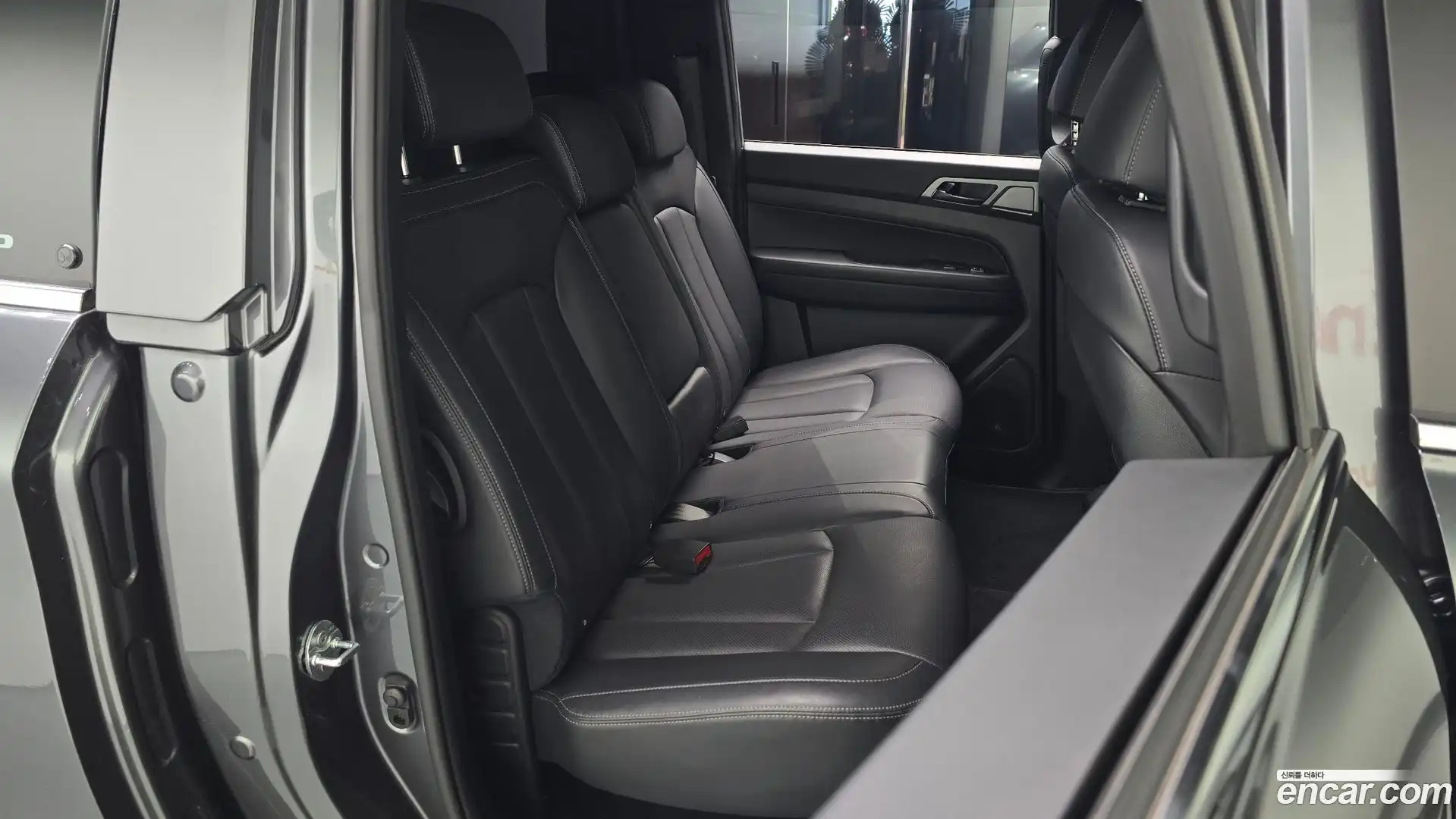 Rexton KG Mobility 2023.2-INNER-036