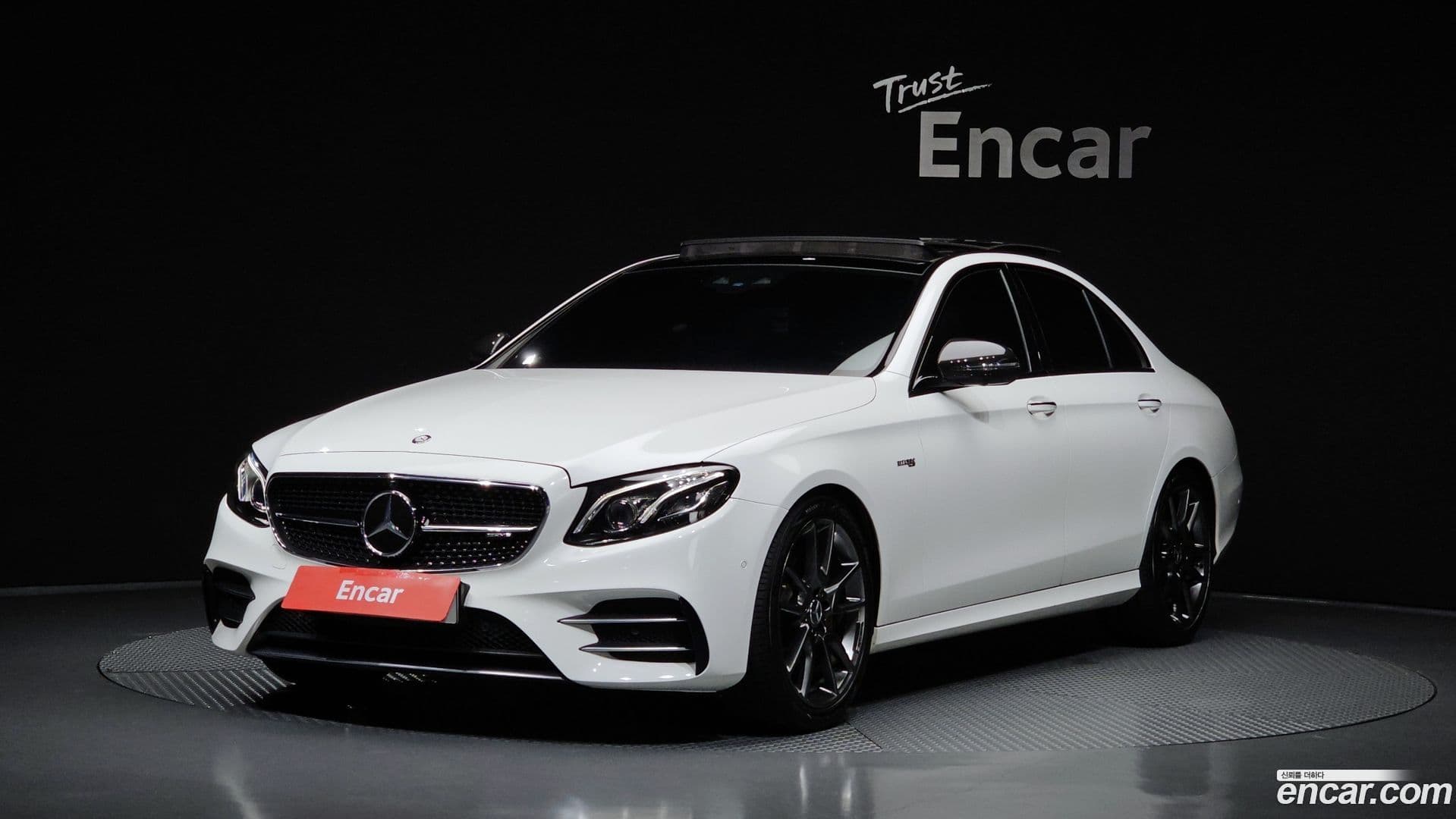 Main__Slider__Photo:E-Class Mercedes-Benz 2017.3-0
