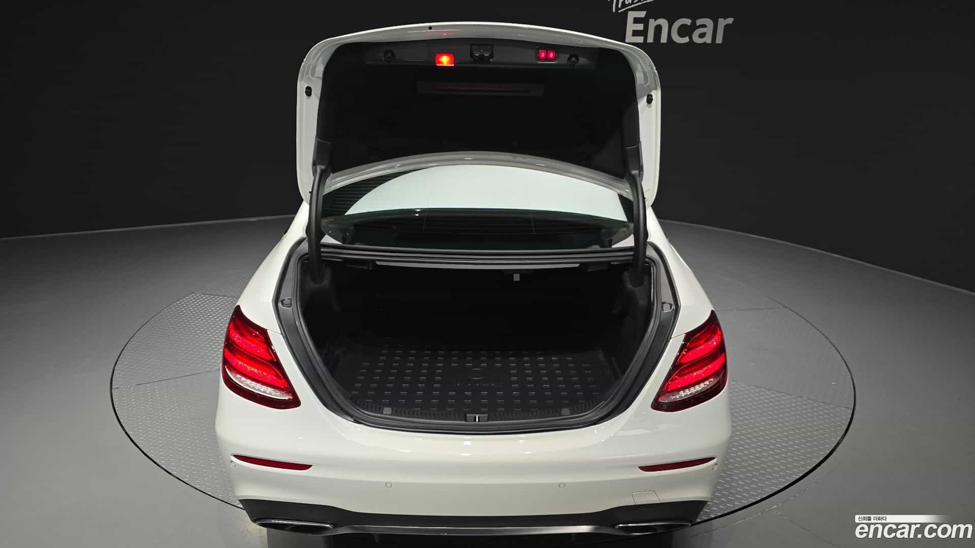 E-Class Mercedes-Benz 2017.3-OPTION-024