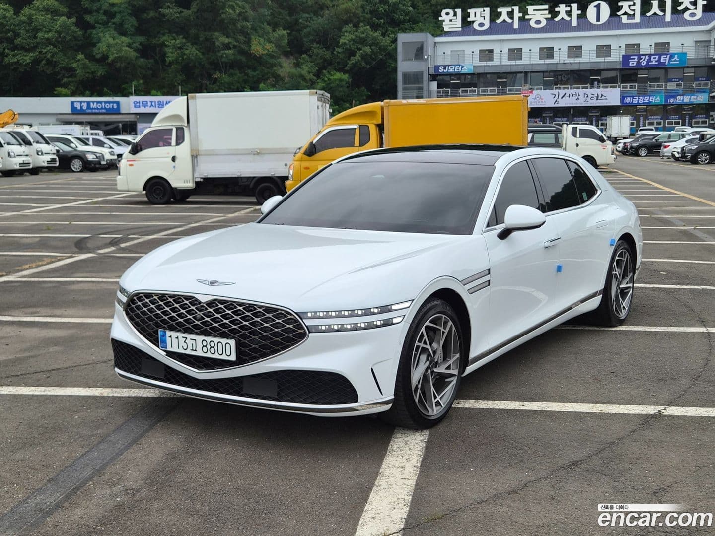 Main__Slider__Photo:G90 Genesis 2023.8-0