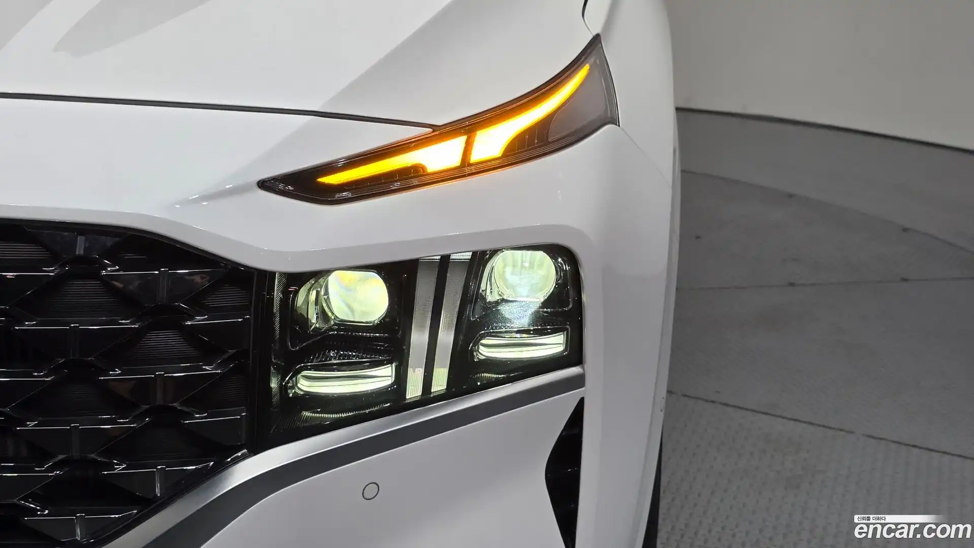 Santafe Hyundai 2021.1-OUTER-032