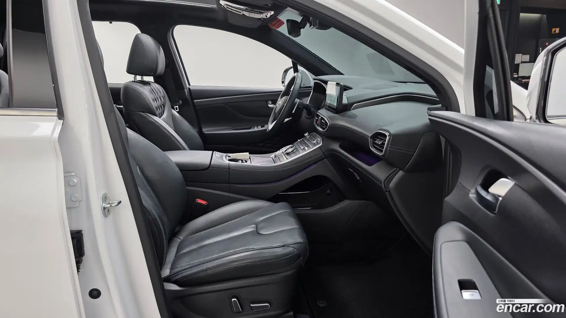 Santafe Hyundai 2021.1-INNER-036