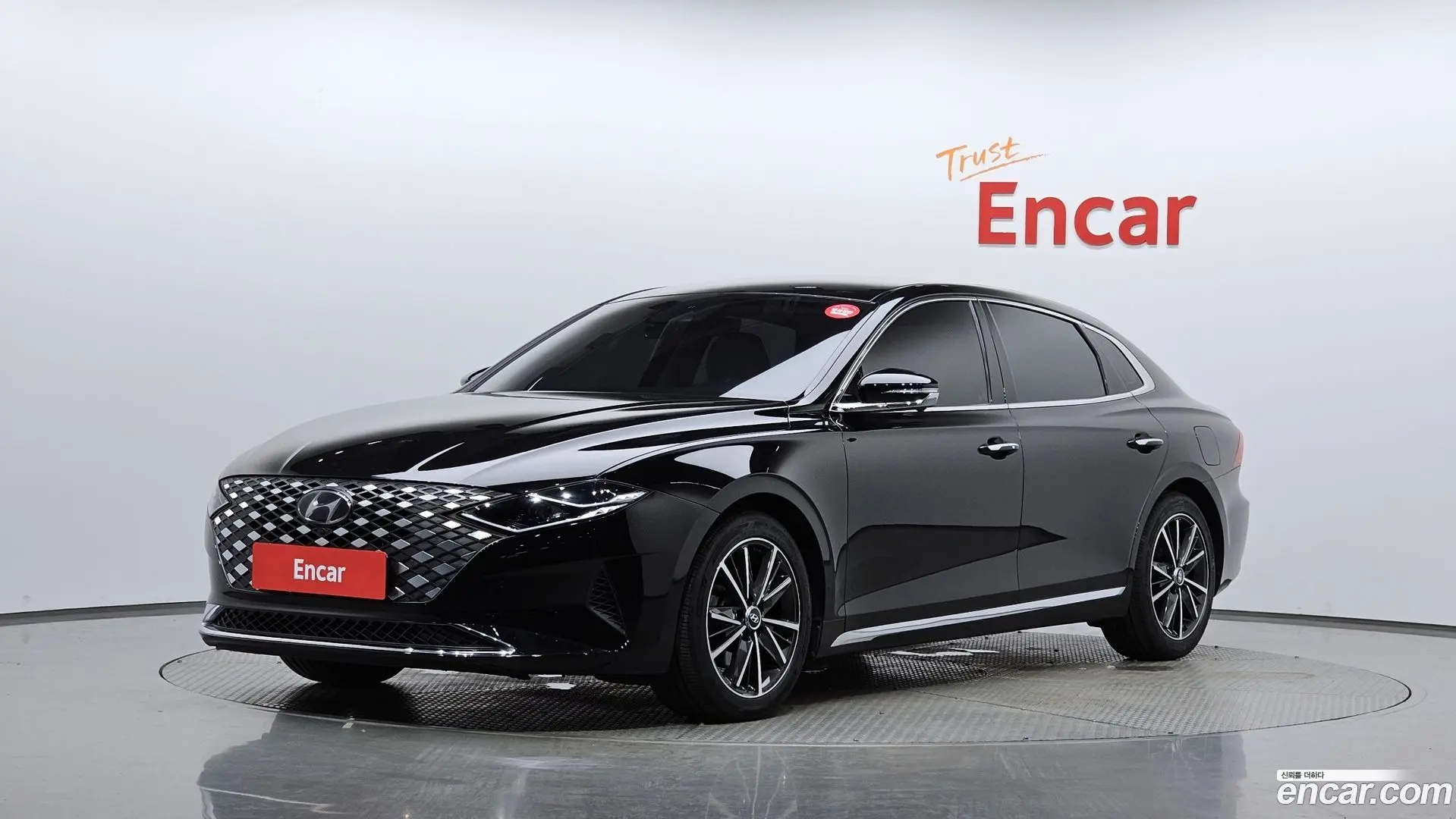 Main__Slider__Photo:Grandeur Hyundai 2021.6-0