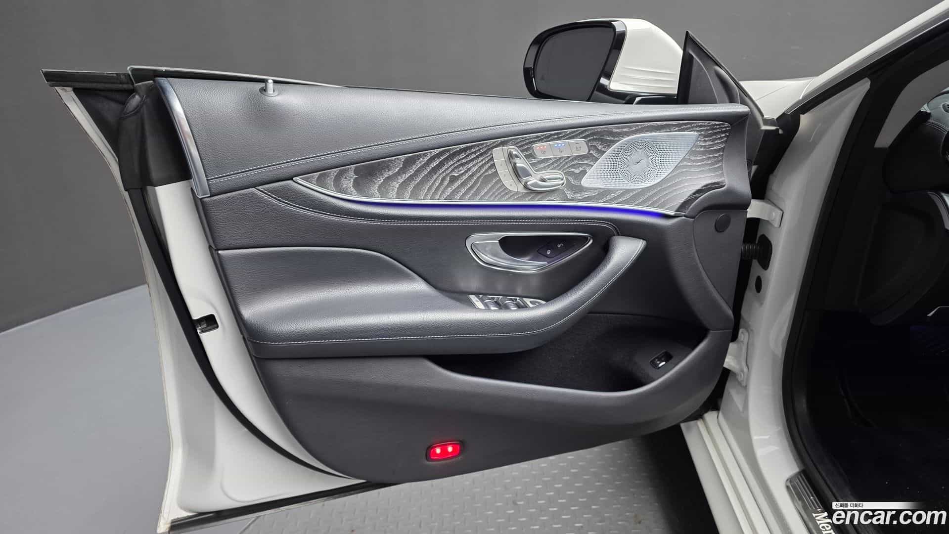 CLS-Class Mercedes-Benz 2019.11-INNER-034