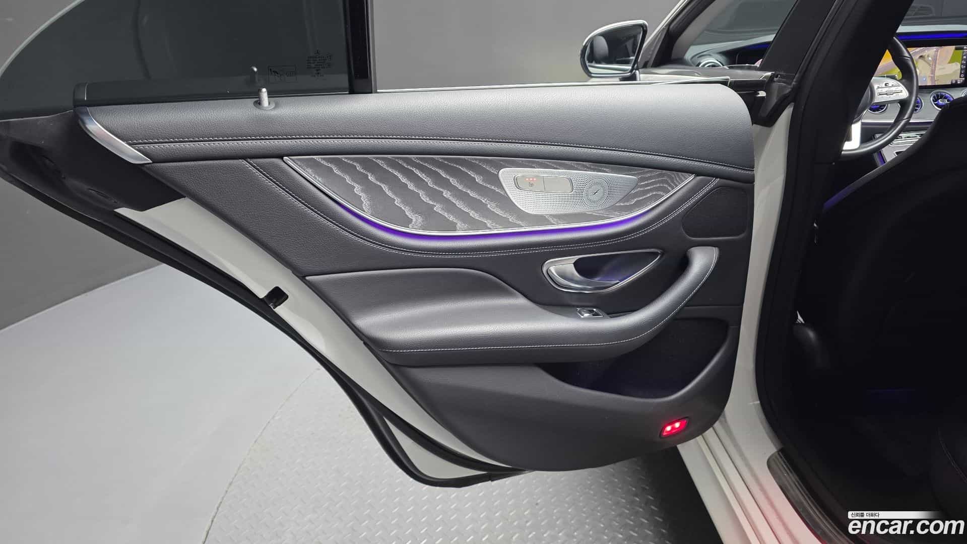CLS-Class Mercedes-Benz 2019.11-INNER-035
