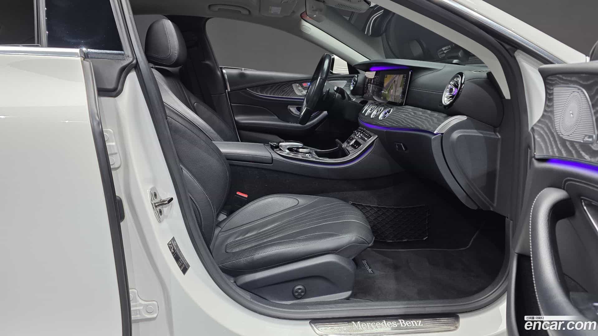 CLS-Class Mercedes-Benz 2019.11-INNER-036