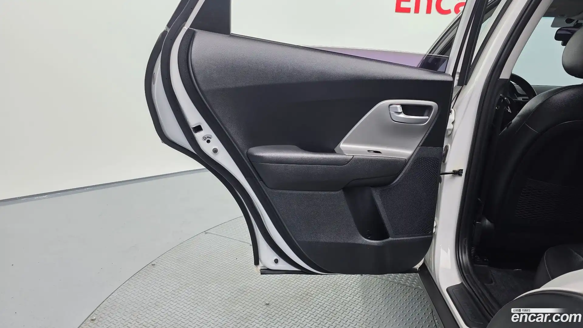 Niro Kia 2017.3-INNER-035
