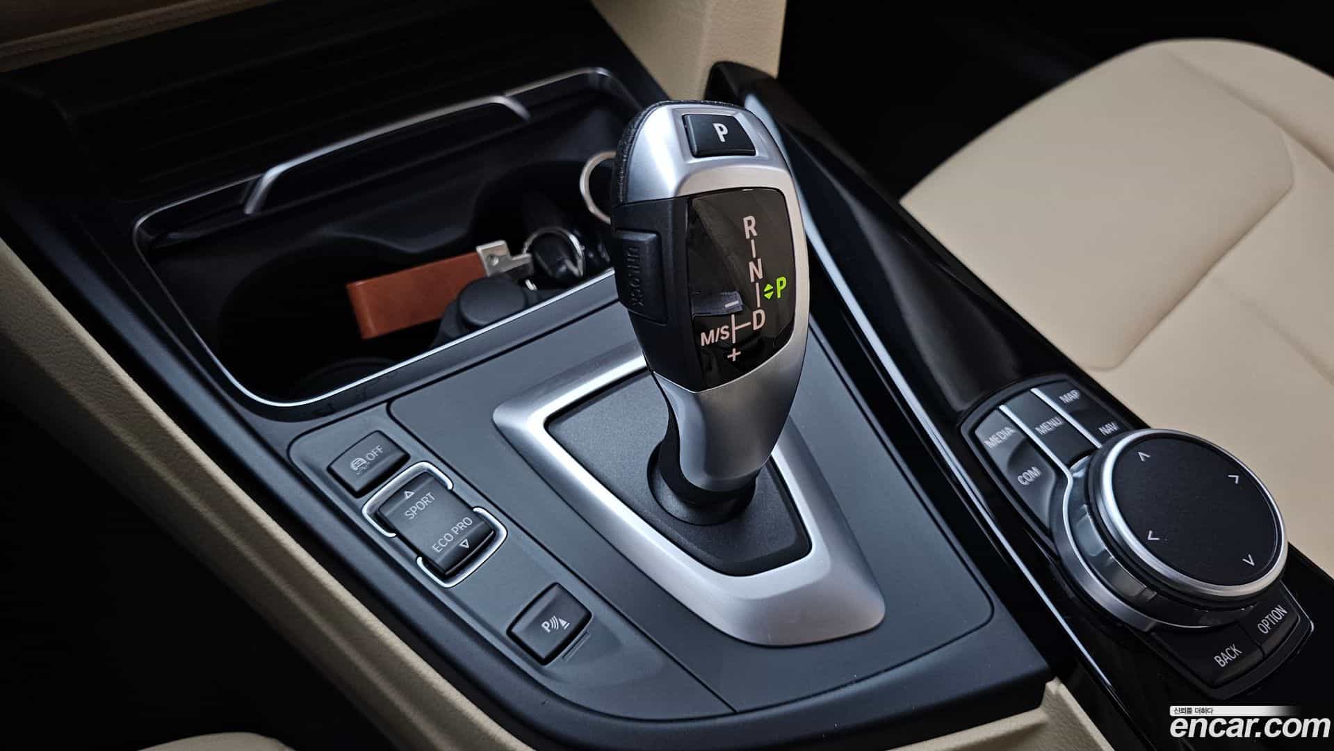 Gran Turismo BMW 2020.2-INNER-009