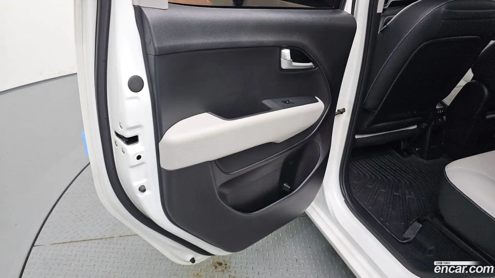 RAY Kia 2023.10-INNER-035