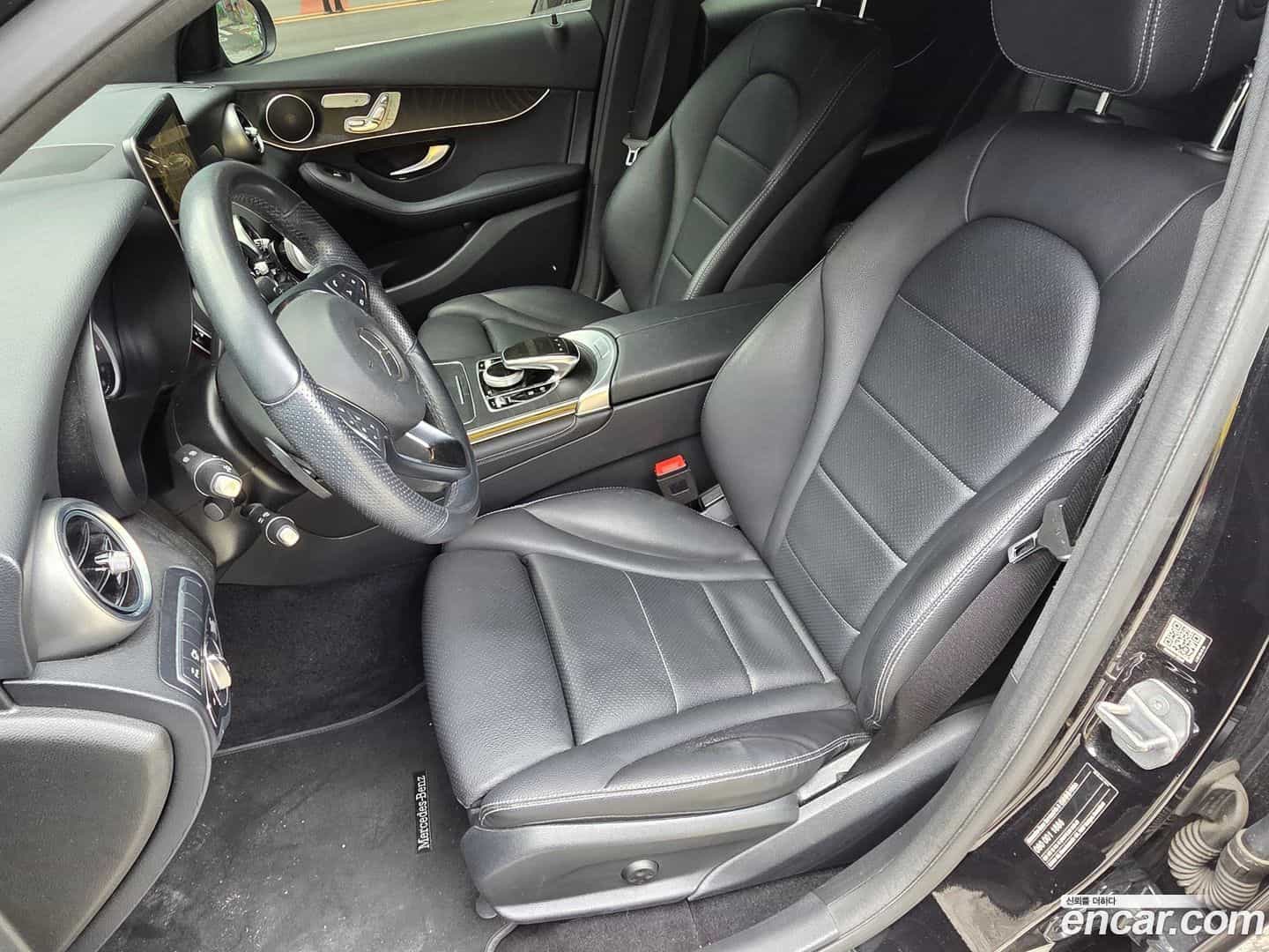 GLC-Class Mercedes-Benz 2019.3-OPTION-018