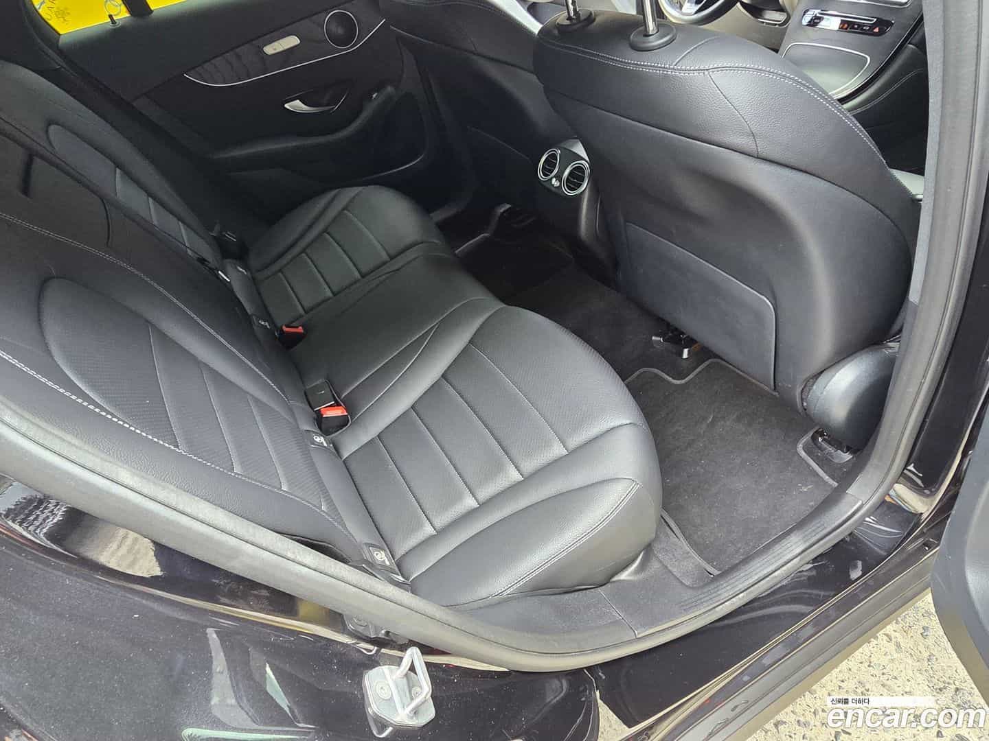 GLC-Class Mercedes-Benz 2019.3-OPTION-022