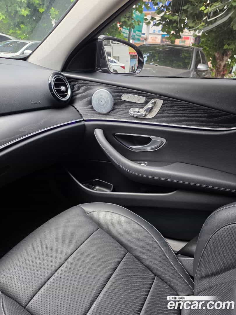 E-Class Mercedes-Benz 2018.4-OPTION-017
