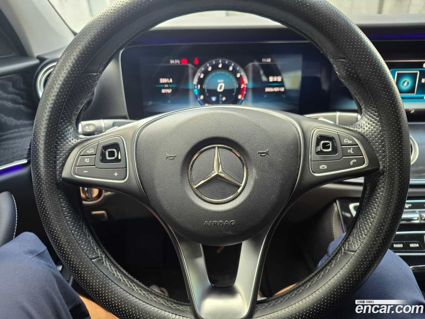 E-Class Mercedes-Benz 2018.4-OPTION-020