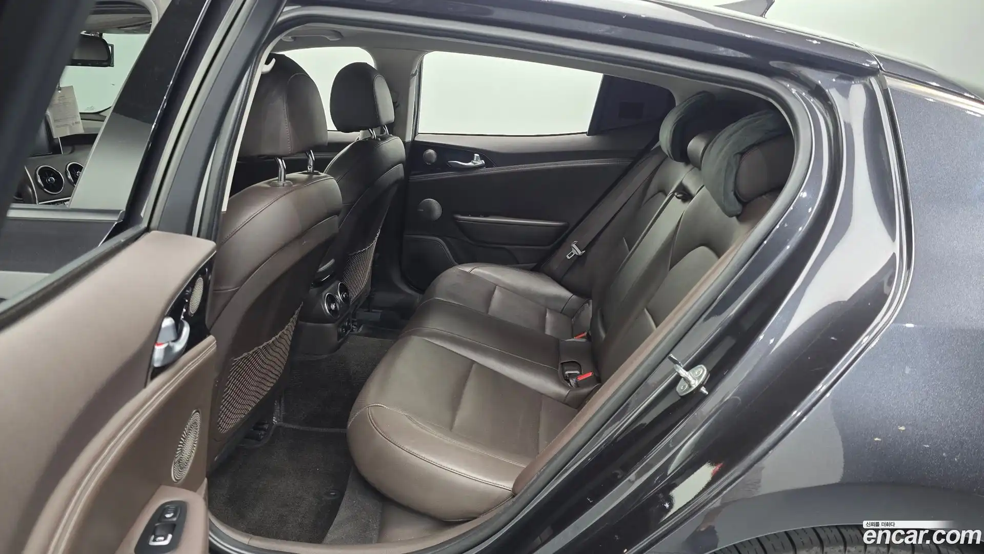 Stinger Kia 2018.2-OPTION-015