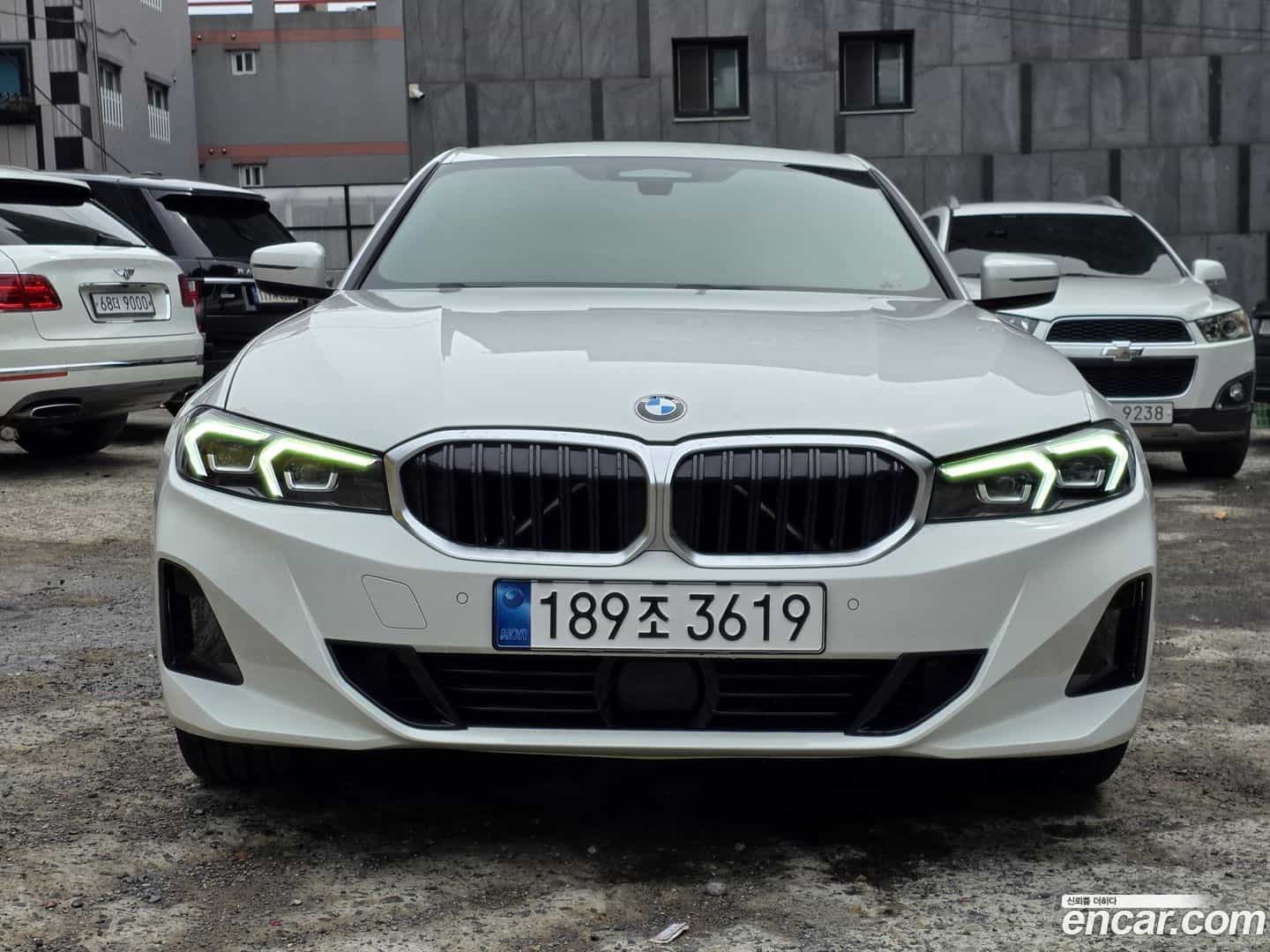 3-Series BMW 2023.6-OUTER-005