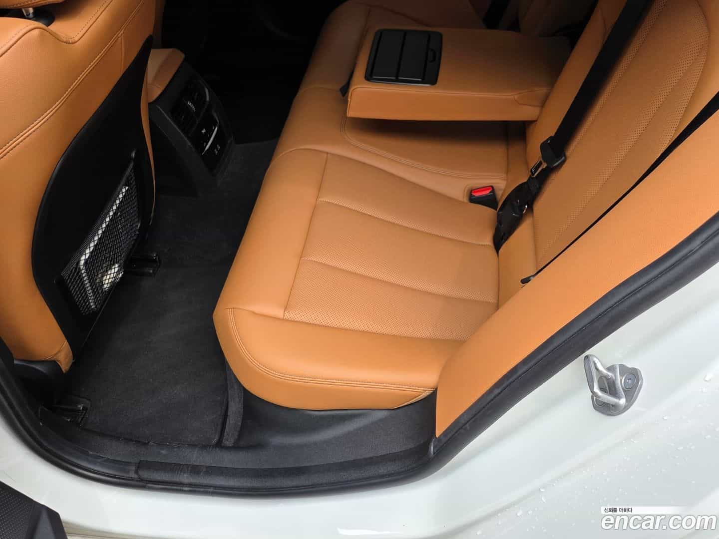 3-Series BMW 2023.6-INNER-008