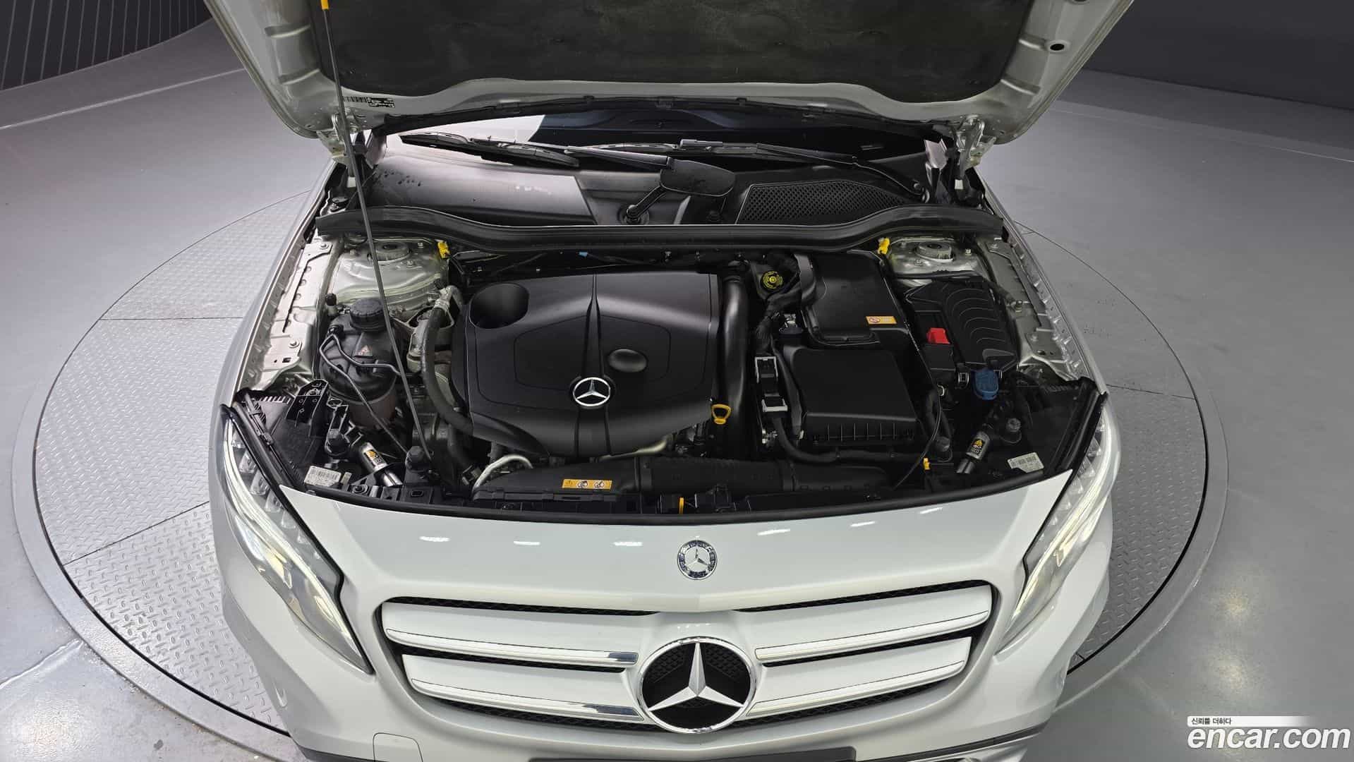 GLA-Class Mercedes-Benz 2016.7-OUTER-006