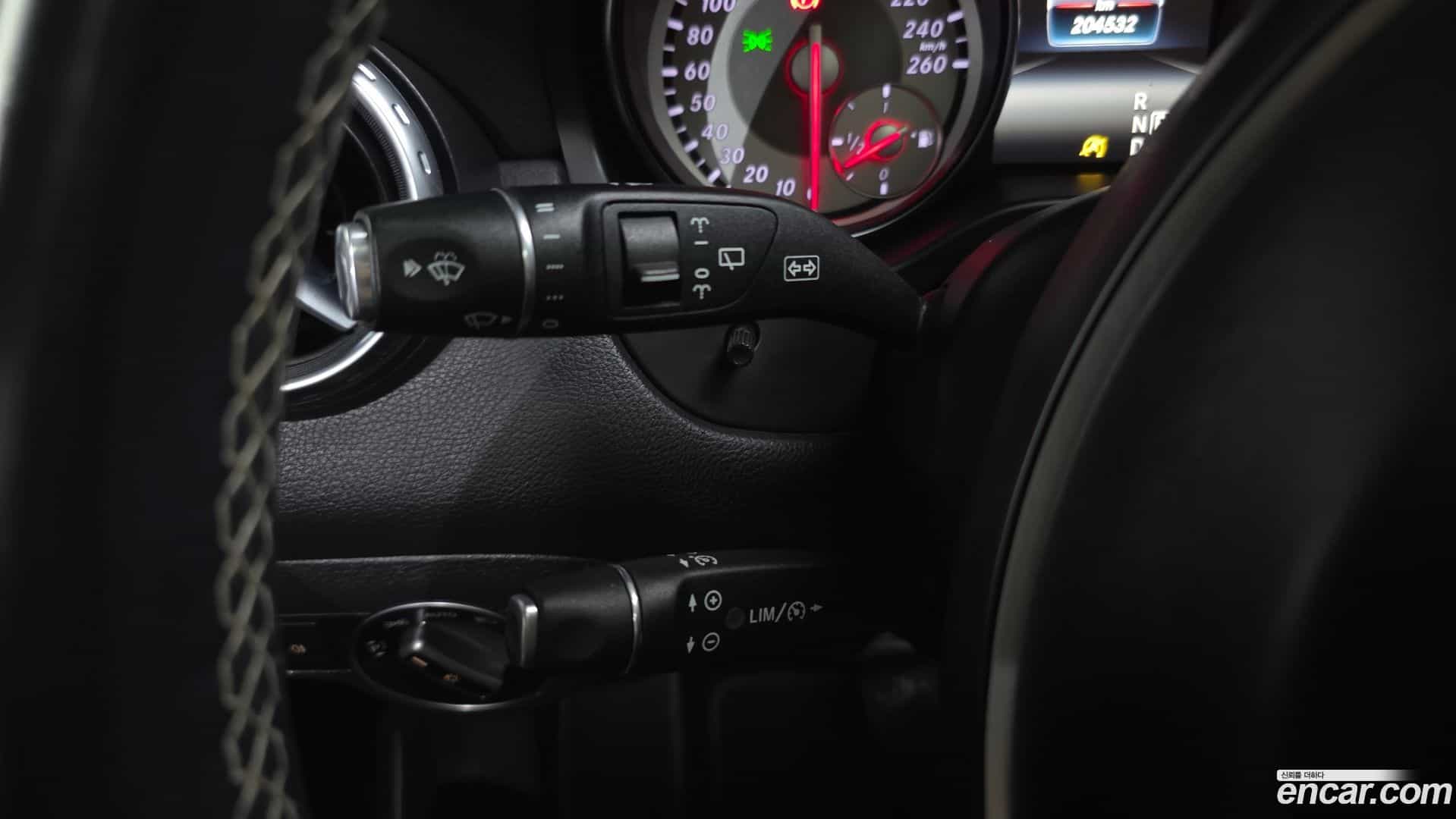 GLA-Class Mercedes-Benz 2016.7-OPTION-020