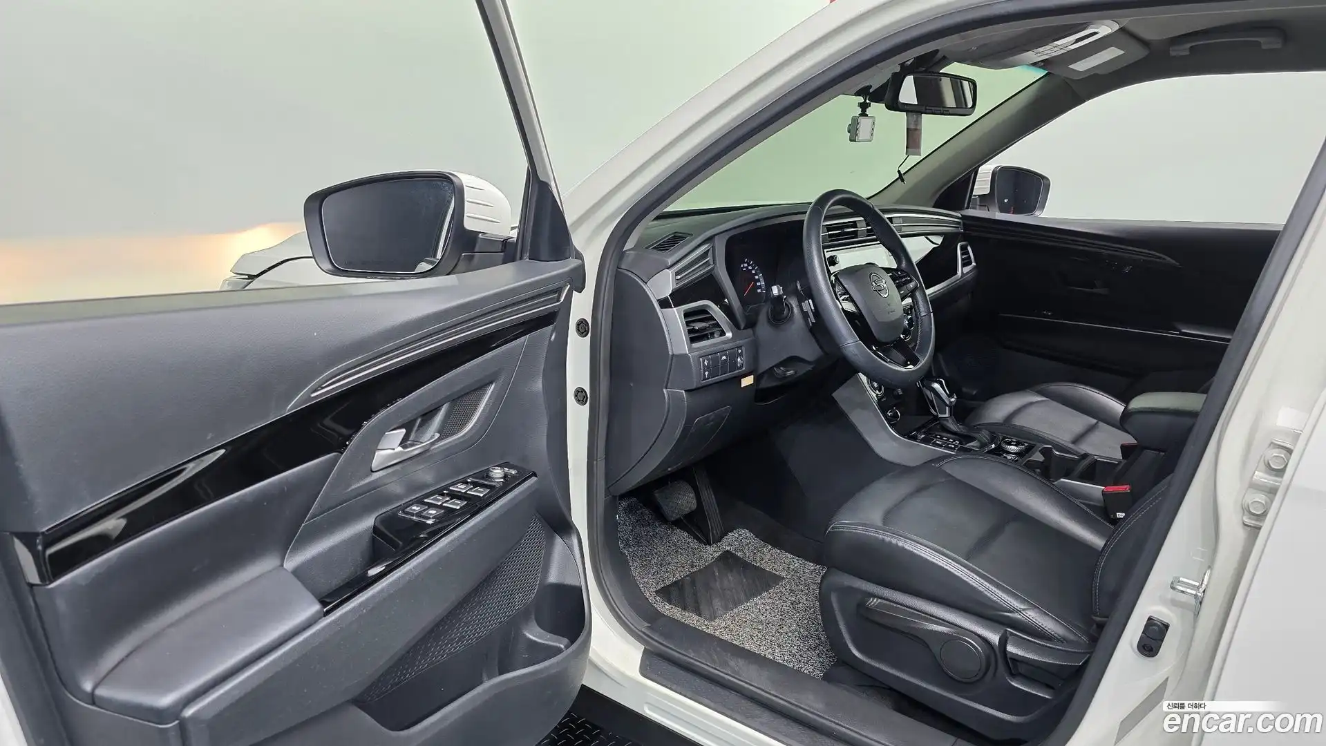 KORANDO KG Mobility 2020.6-INNER-010