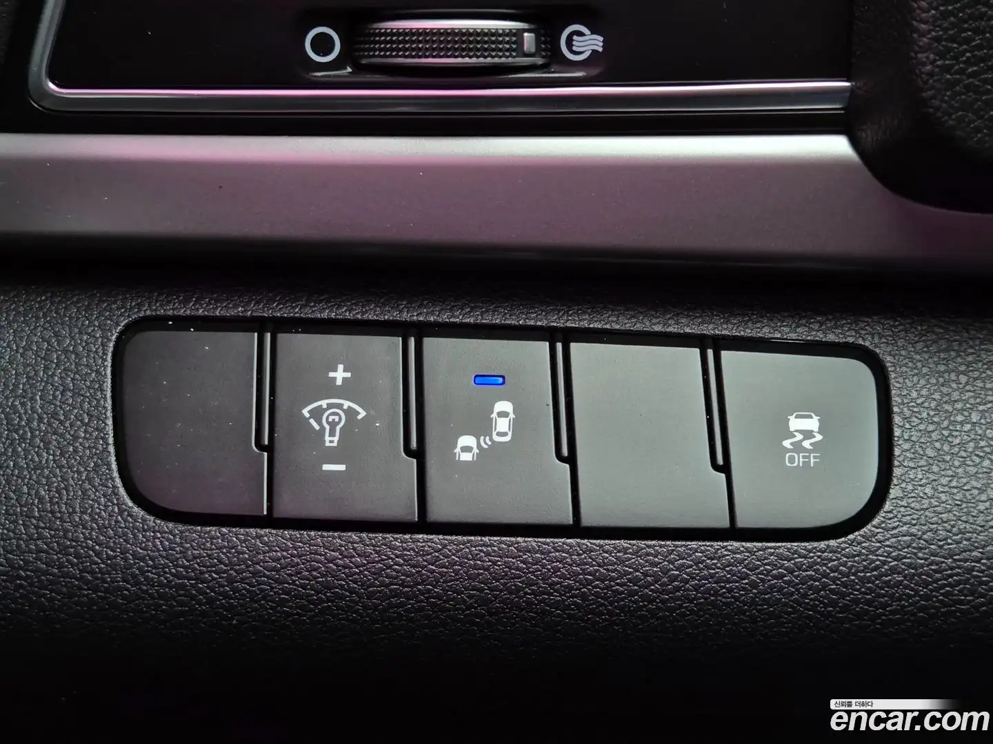 AVANTE Hyundai 2018.7-OPTION-022