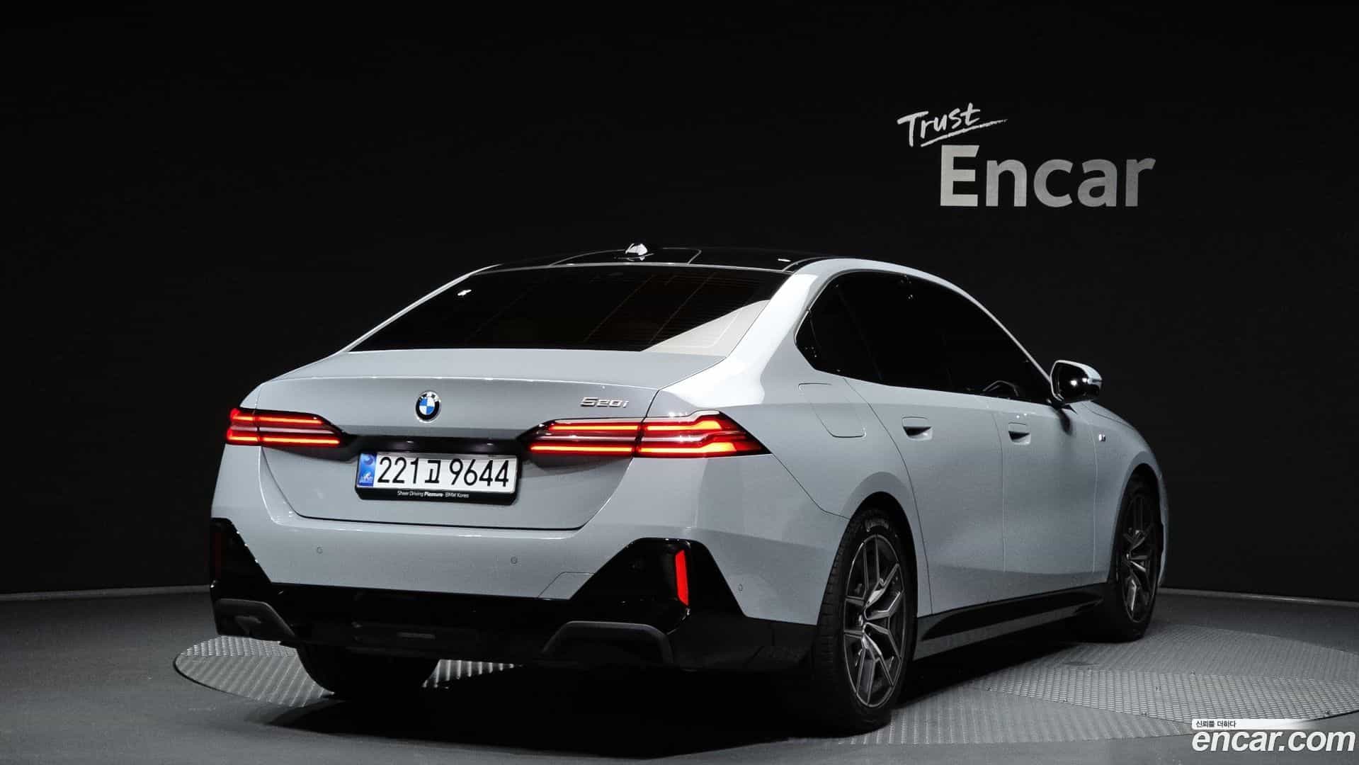 5-Series BMW 2025.8-OUTER-002