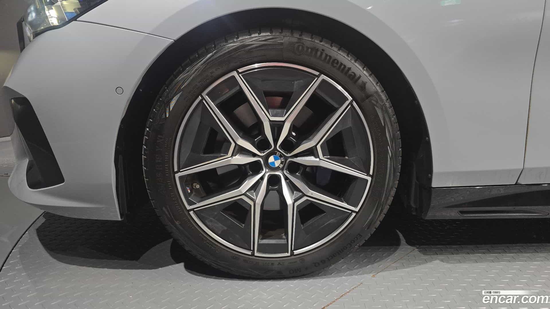 5-Series BMW 2025.8-OUTER-005