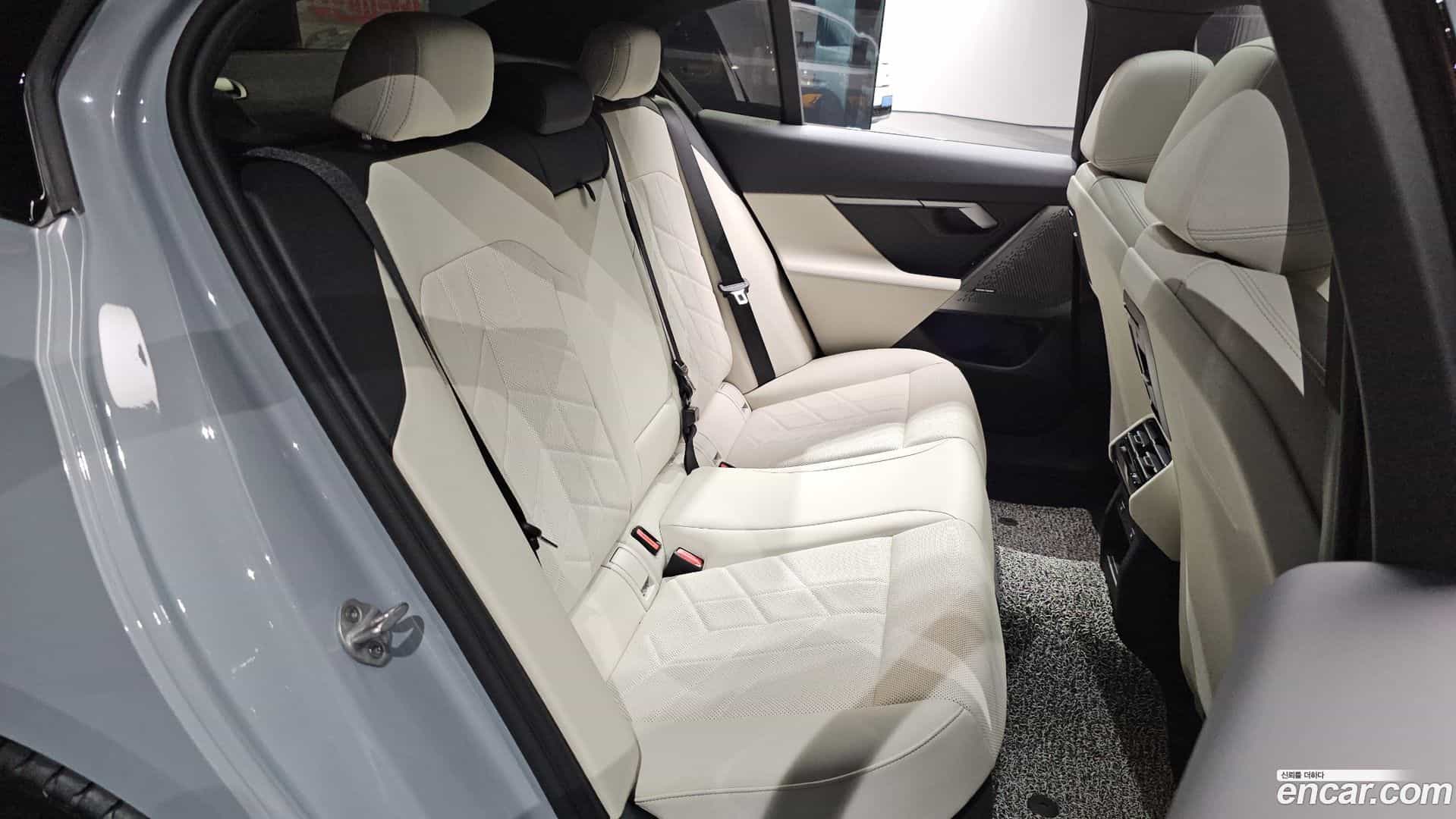 5-Series BMW 2025.8-OPTION-015
