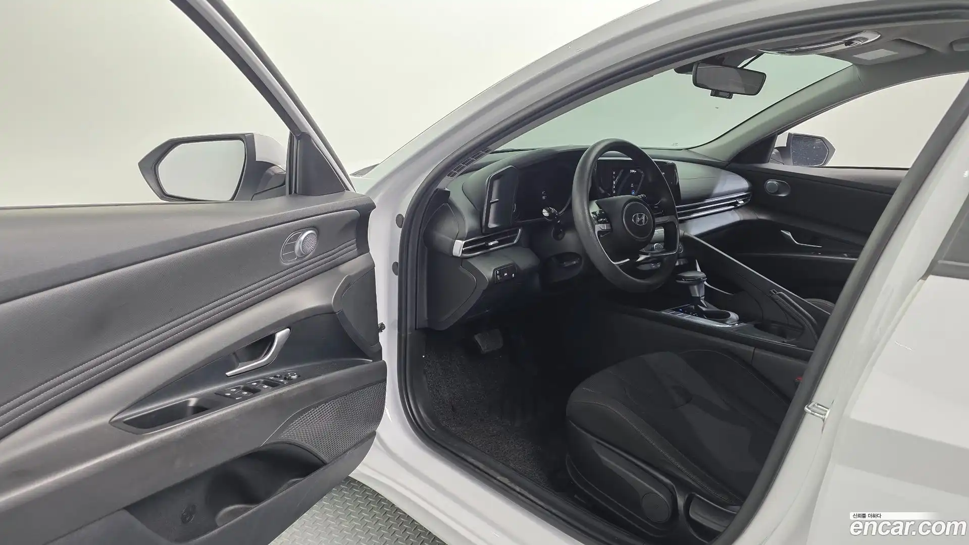 AVANTE Hyundai 2021.0-INNER-010