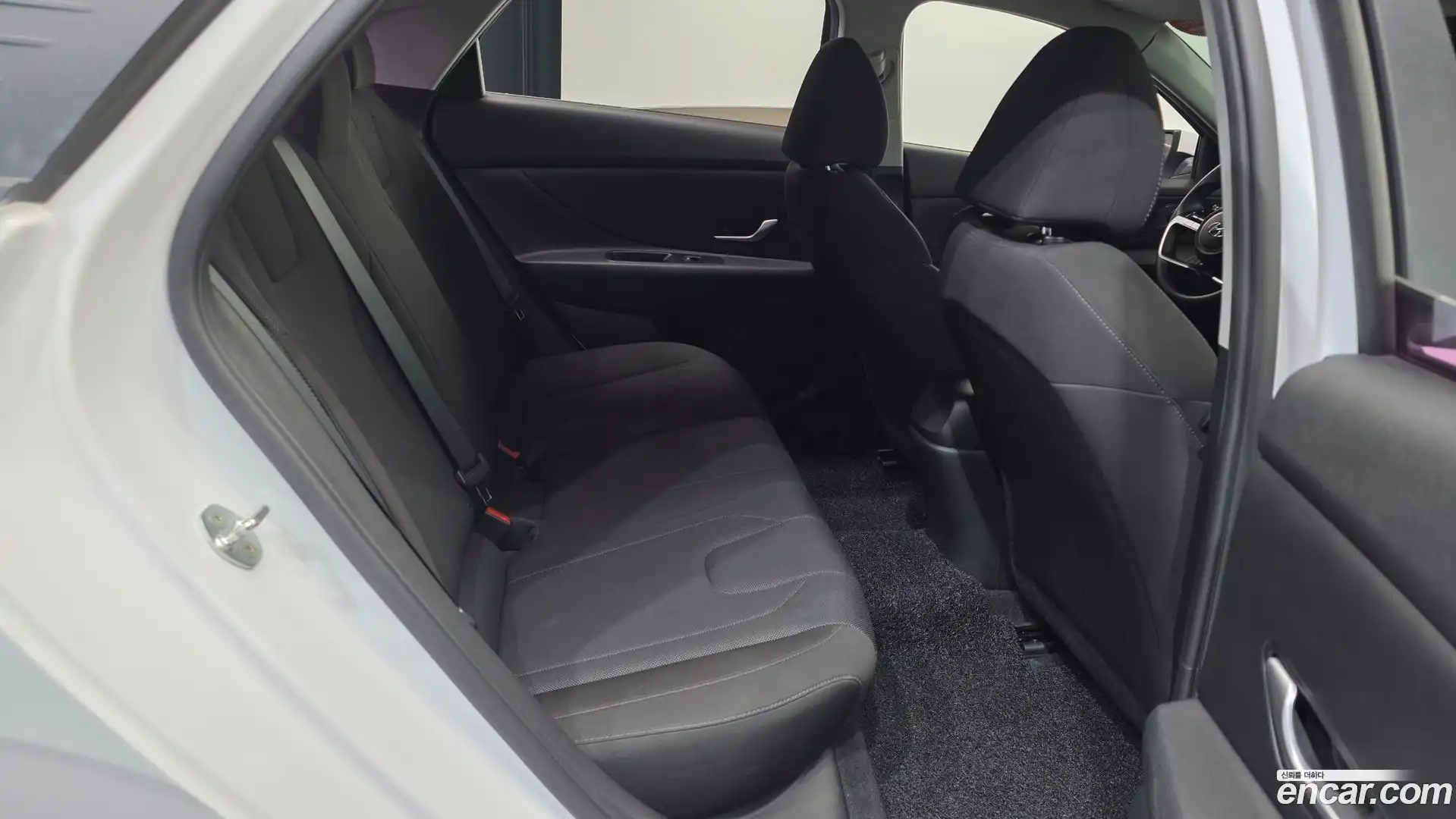 AVANTE Hyundai 2021.0-OPTION-015