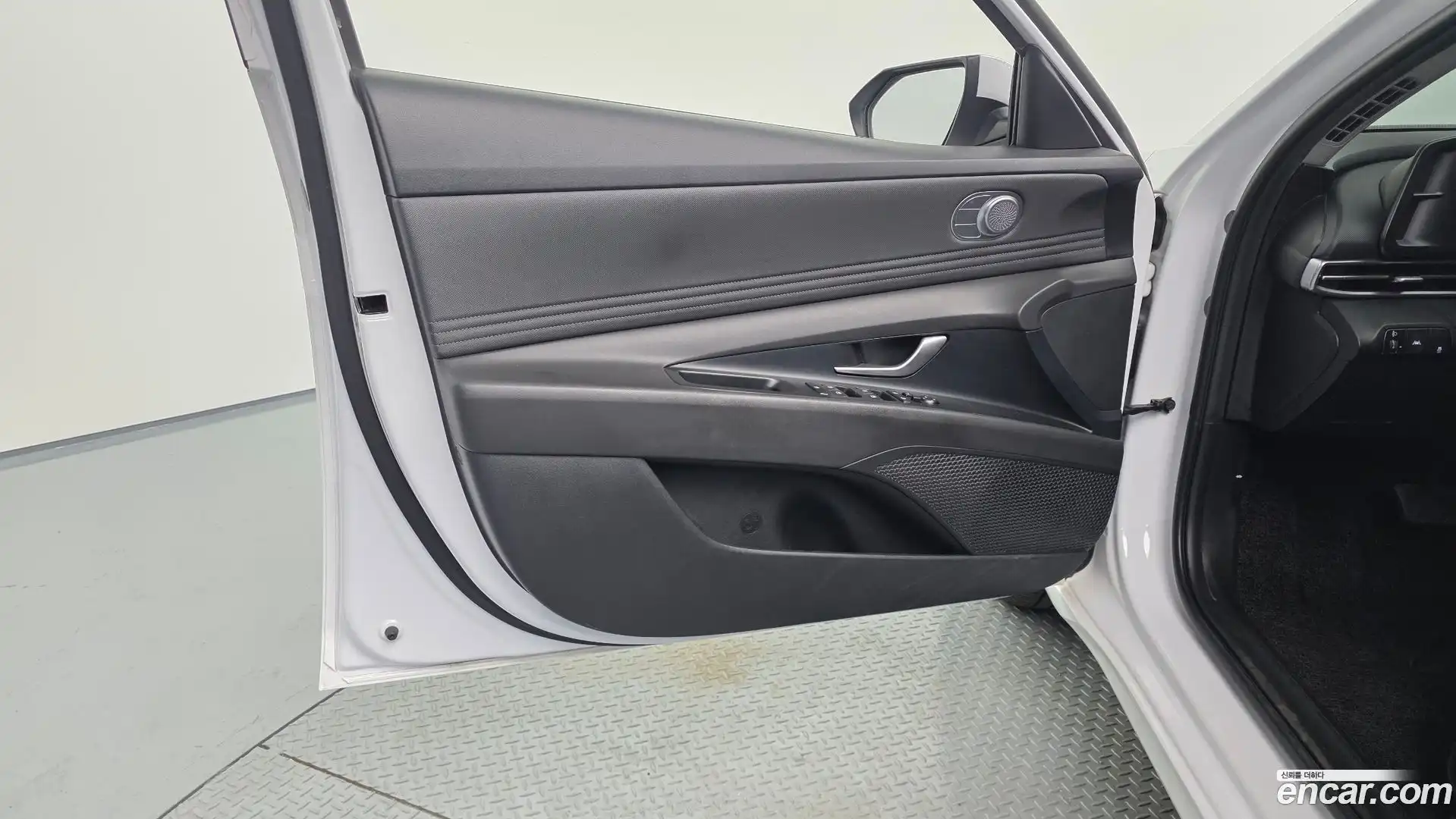 AVANTE Hyundai 2021.0-INNER-034