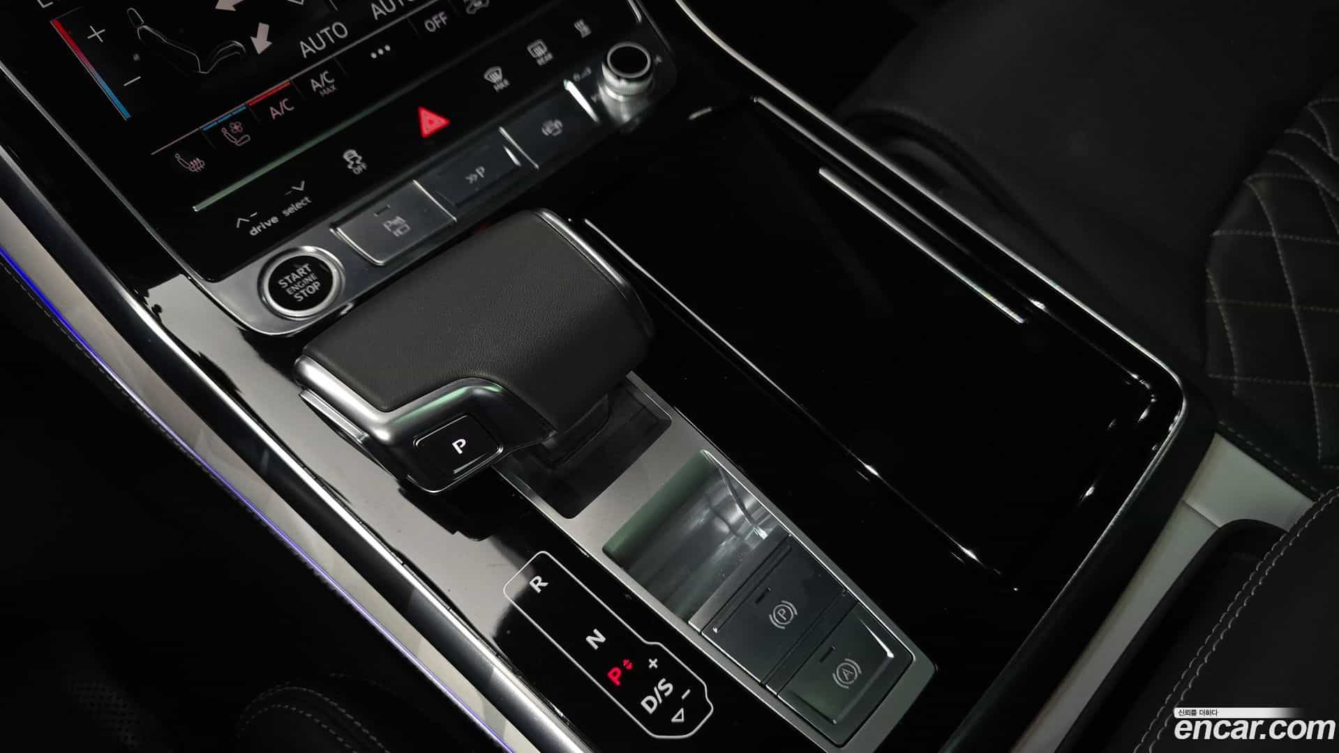 Q8 Audi 2023.11-INNER-009