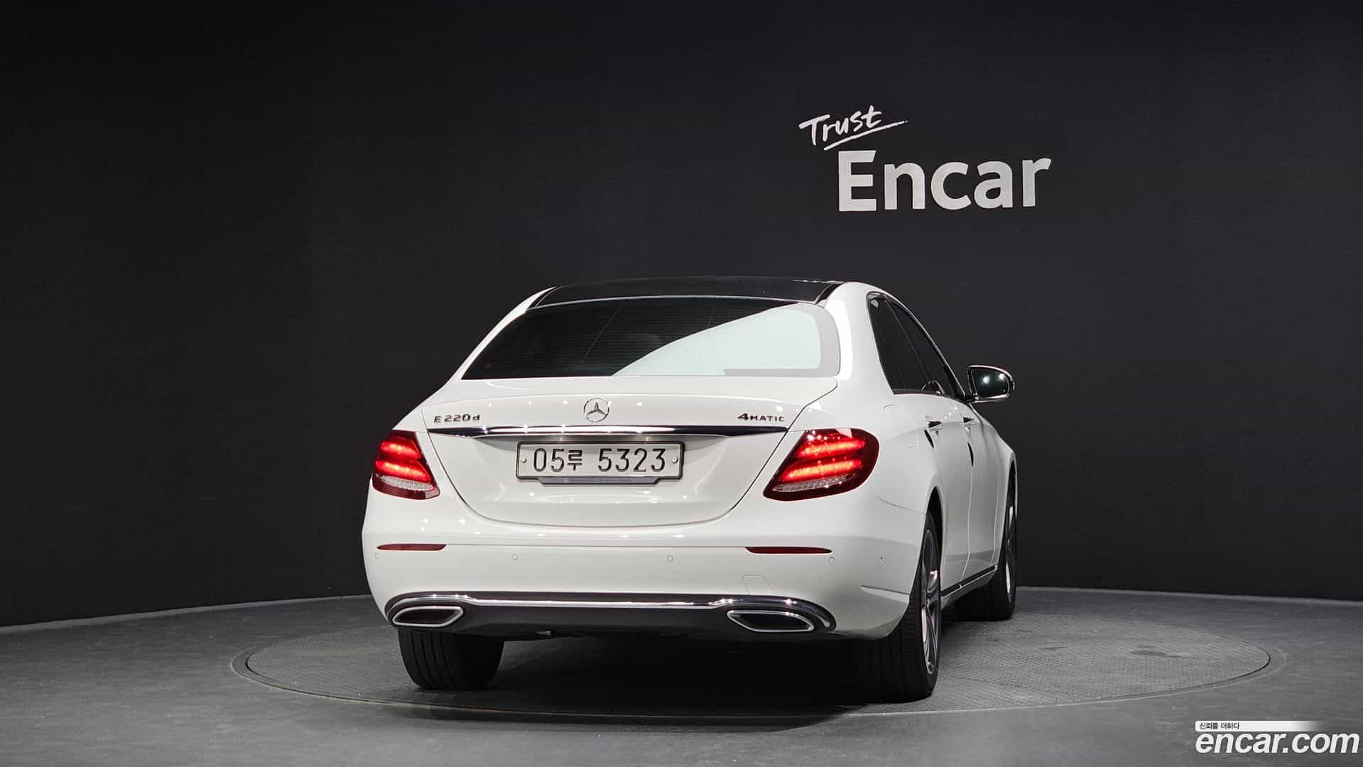 E-Class Mercedes-Benz 2018.10-OUTER-004