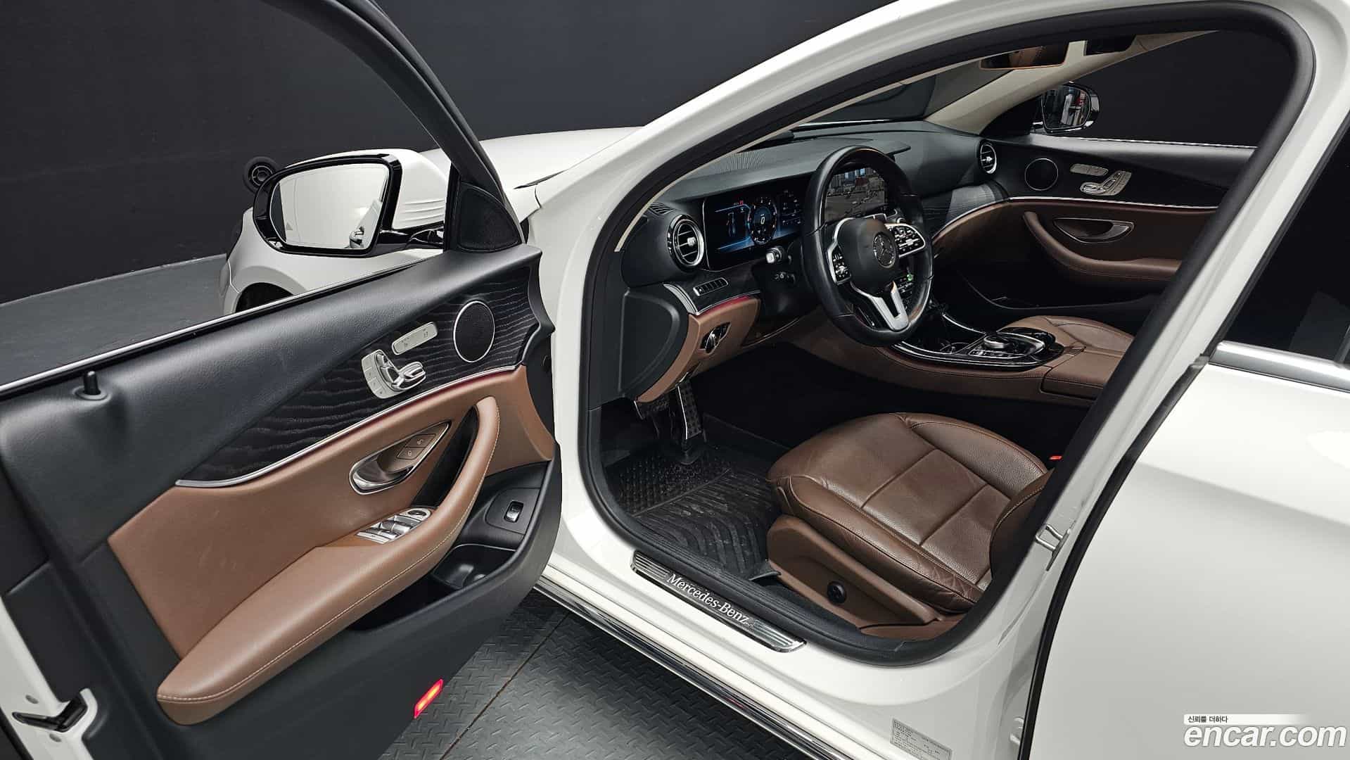 E-Class Mercedes-Benz 2018.10-INNER-010