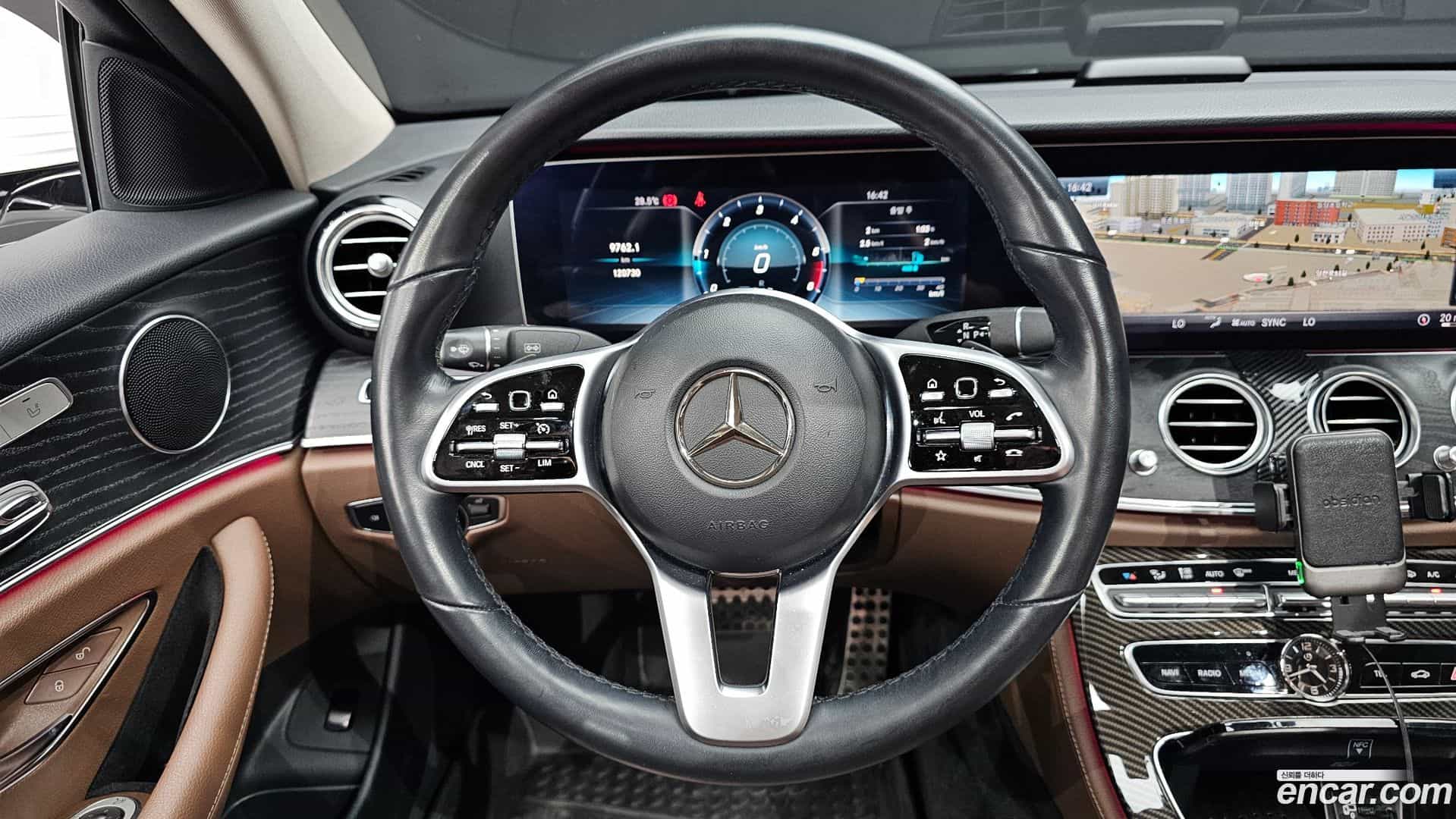 E-Class Mercedes-Benz 2018.10-OPTION-017