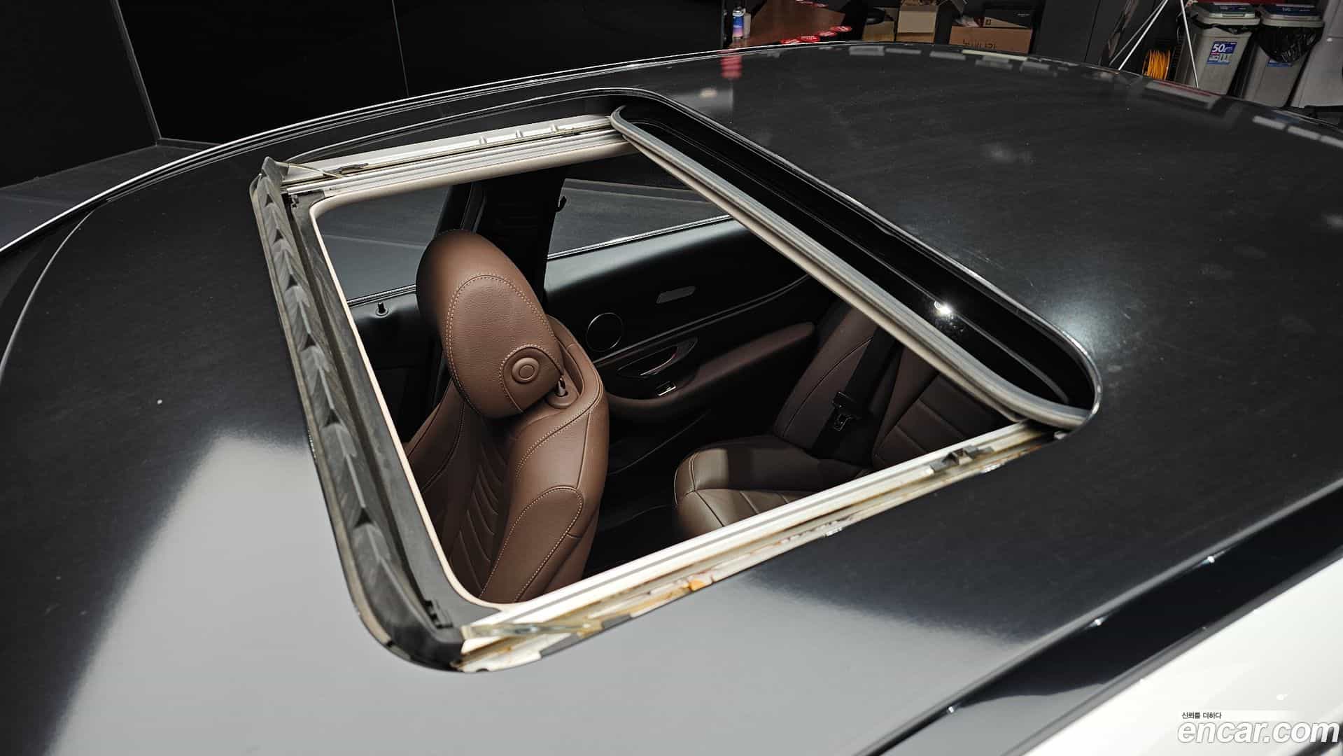 E-Class Mercedes-Benz 2018.10-OPTION-023