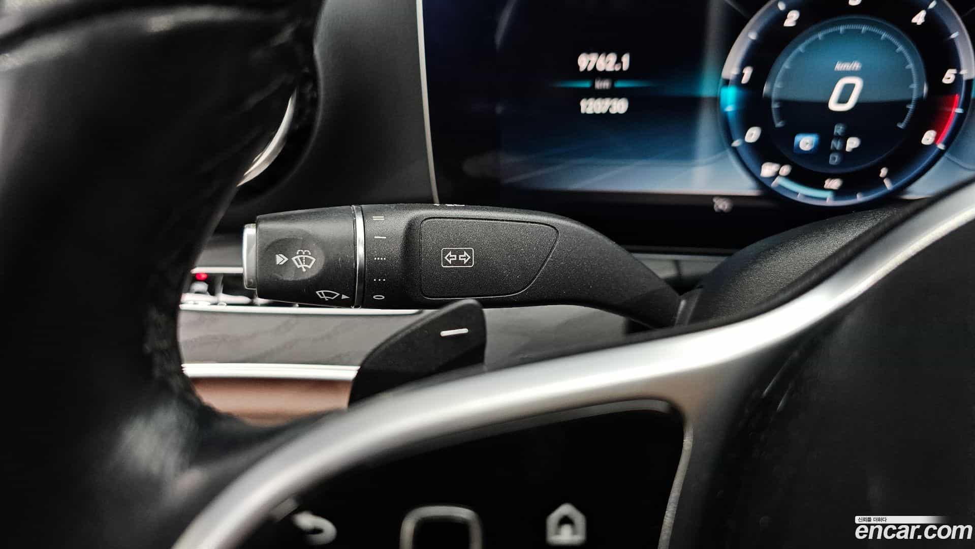 E-Class Mercedes-Benz 2018.10-OPTION-024