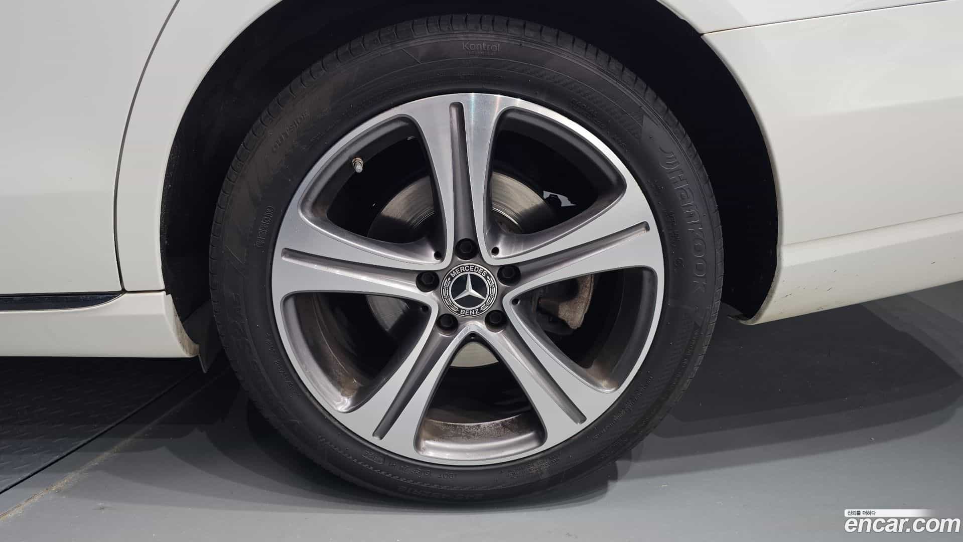 E-Class Mercedes-Benz 2018.10-OUTER-031