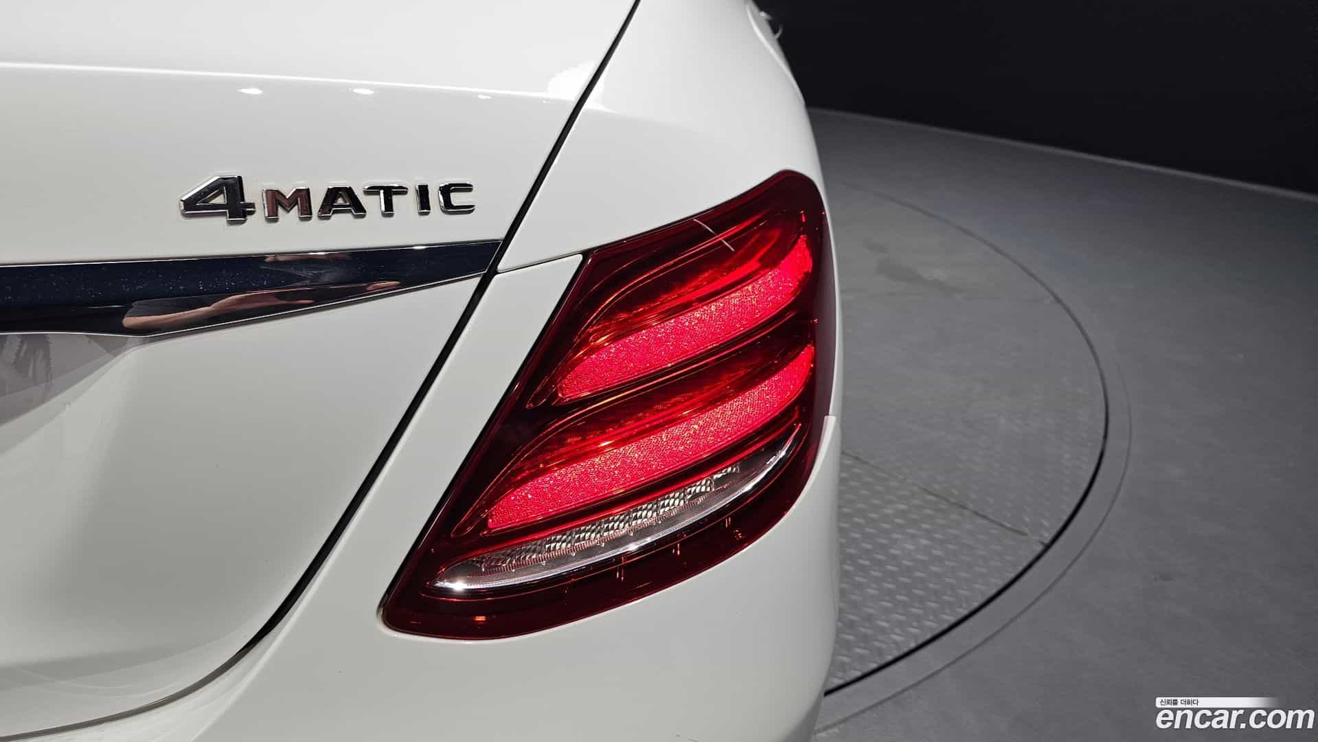 E-Class Mercedes-Benz 2018.10-OUTER-033