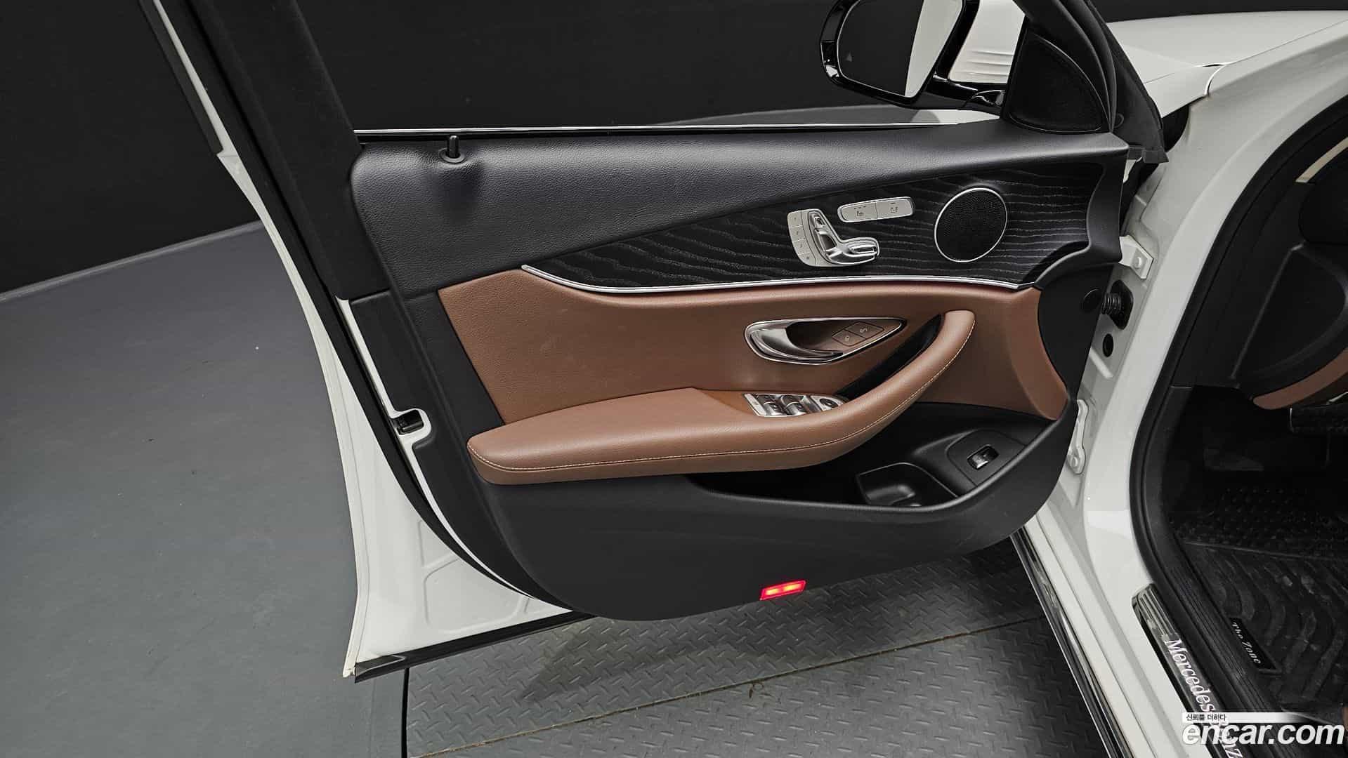E-Class Mercedes-Benz 2018.10-INNER-034