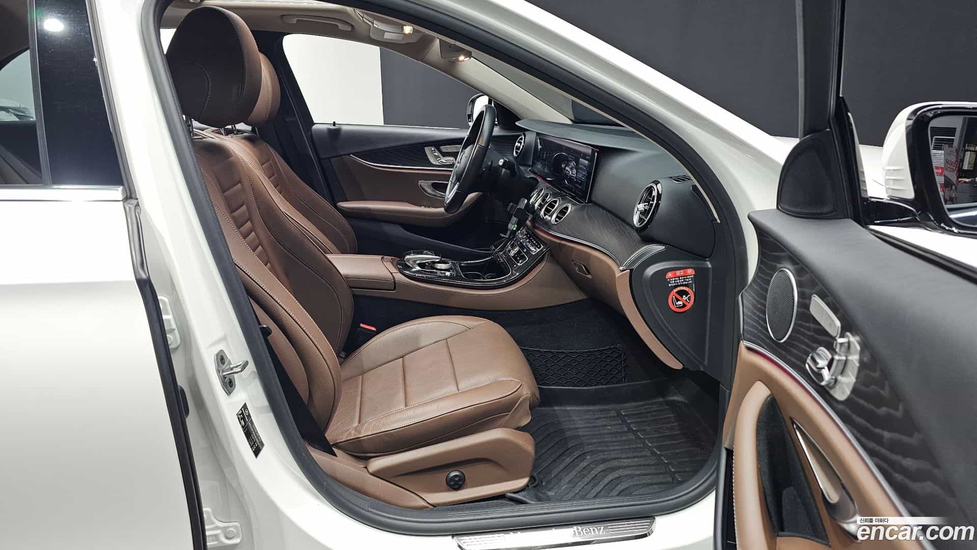 E-Class Mercedes-Benz 2018.10-INNER-036