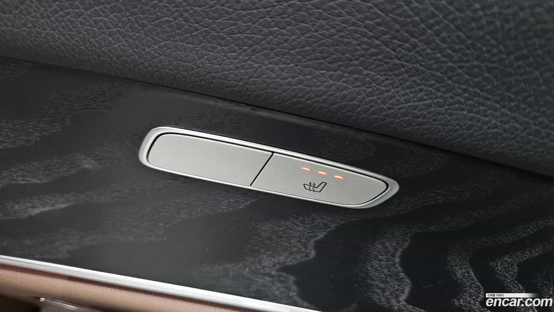 E-Class Mercedes-Benz 2018.10-OPTION-041