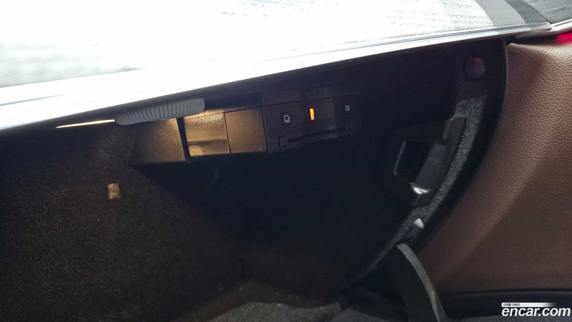 E-Class Mercedes-Benz 2018.10-OPTION-045