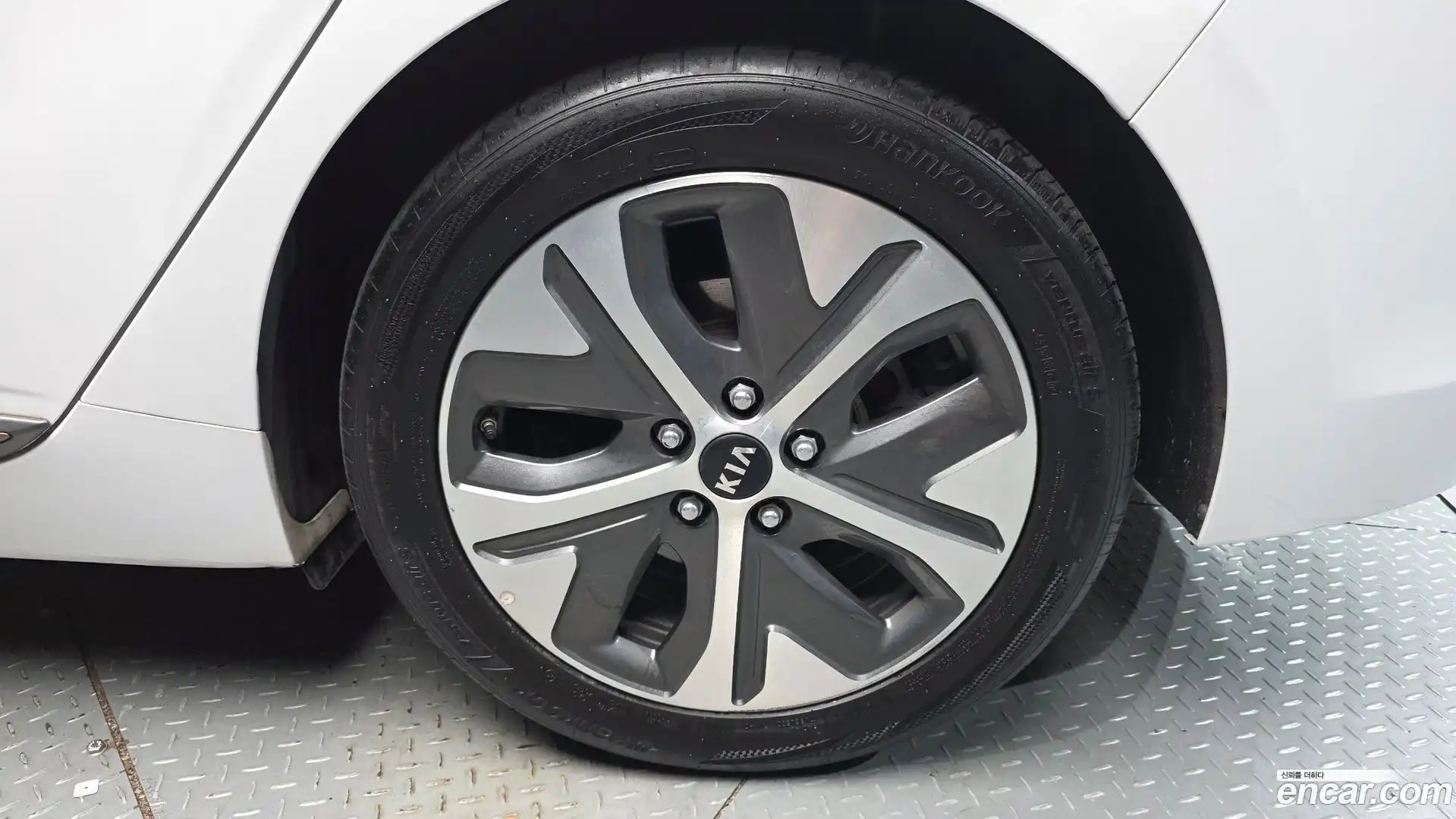 Ioniq Hyundai 2017.8-OUTER-005