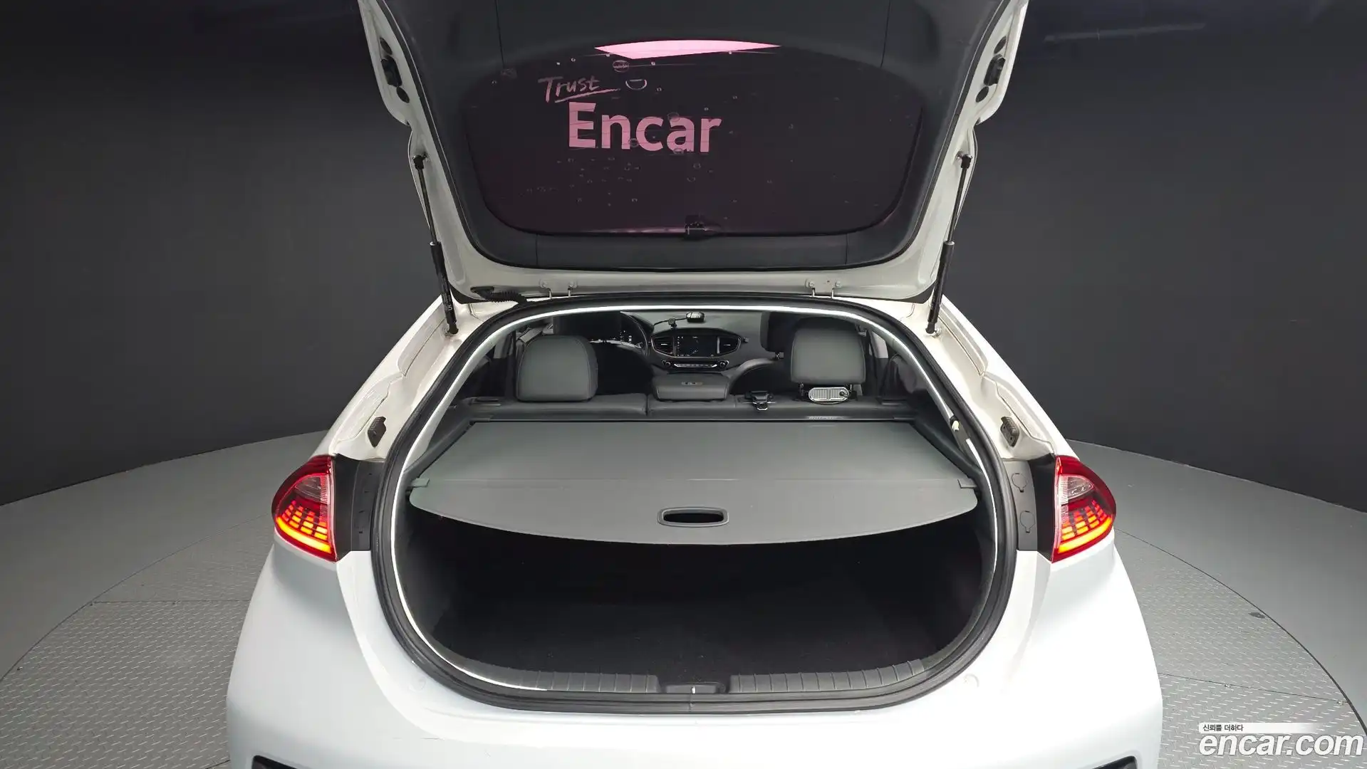Ioniq Hyundai 2017.8-OPTION-024
