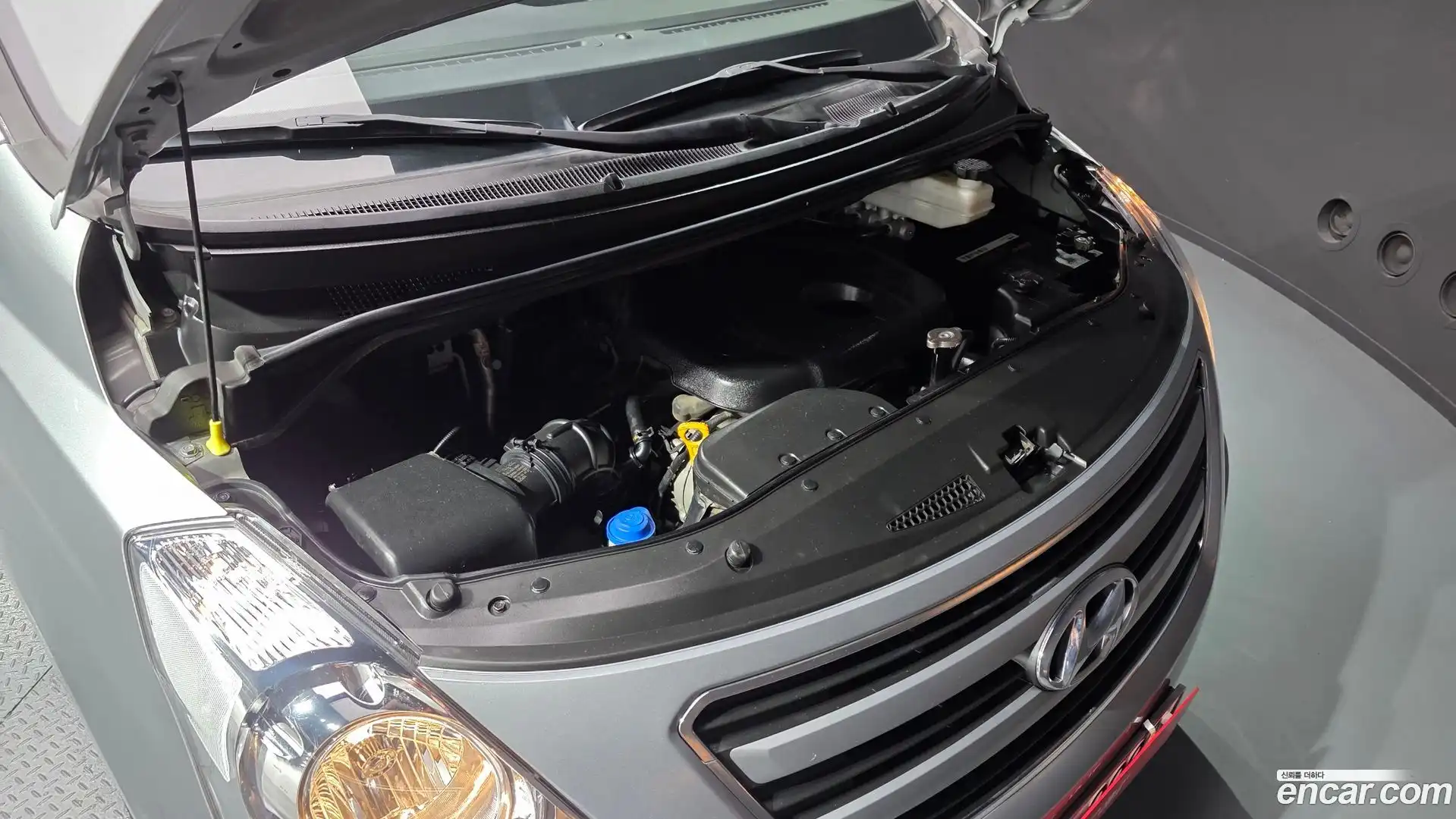 Starex Hyundai 2016.0-OUTER-006